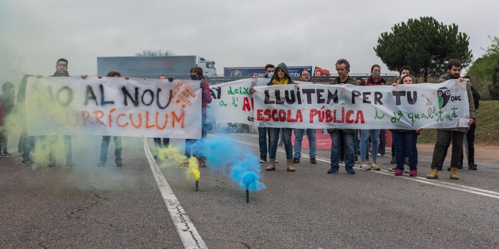  Vaga de professors i tall de trànsit a la carretera de Rubí. FOTO: Carmelo Jiménez