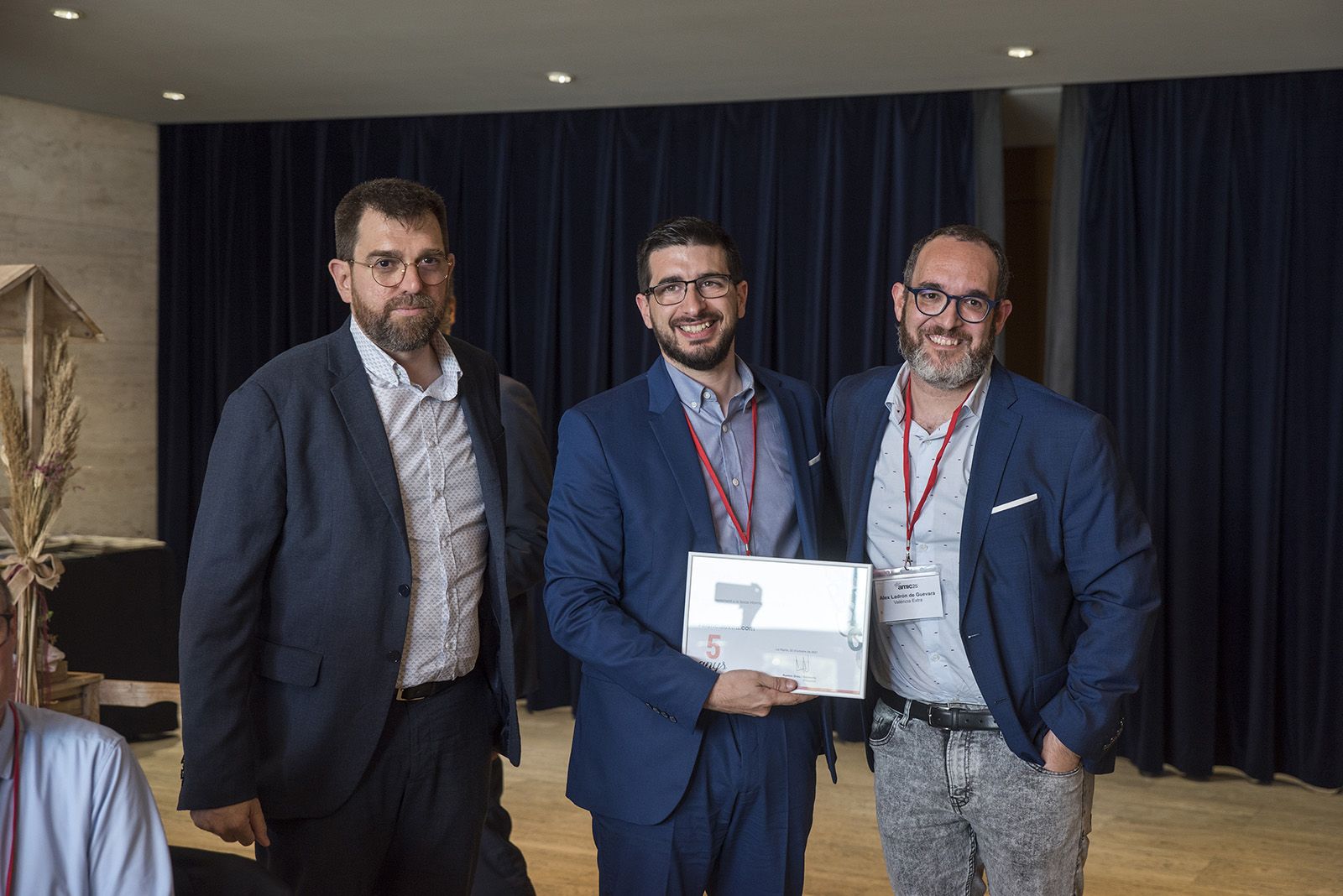 Entrega de diplomes pel 25è aniversari de l'AMIC. FOTO: Bernat Millet.