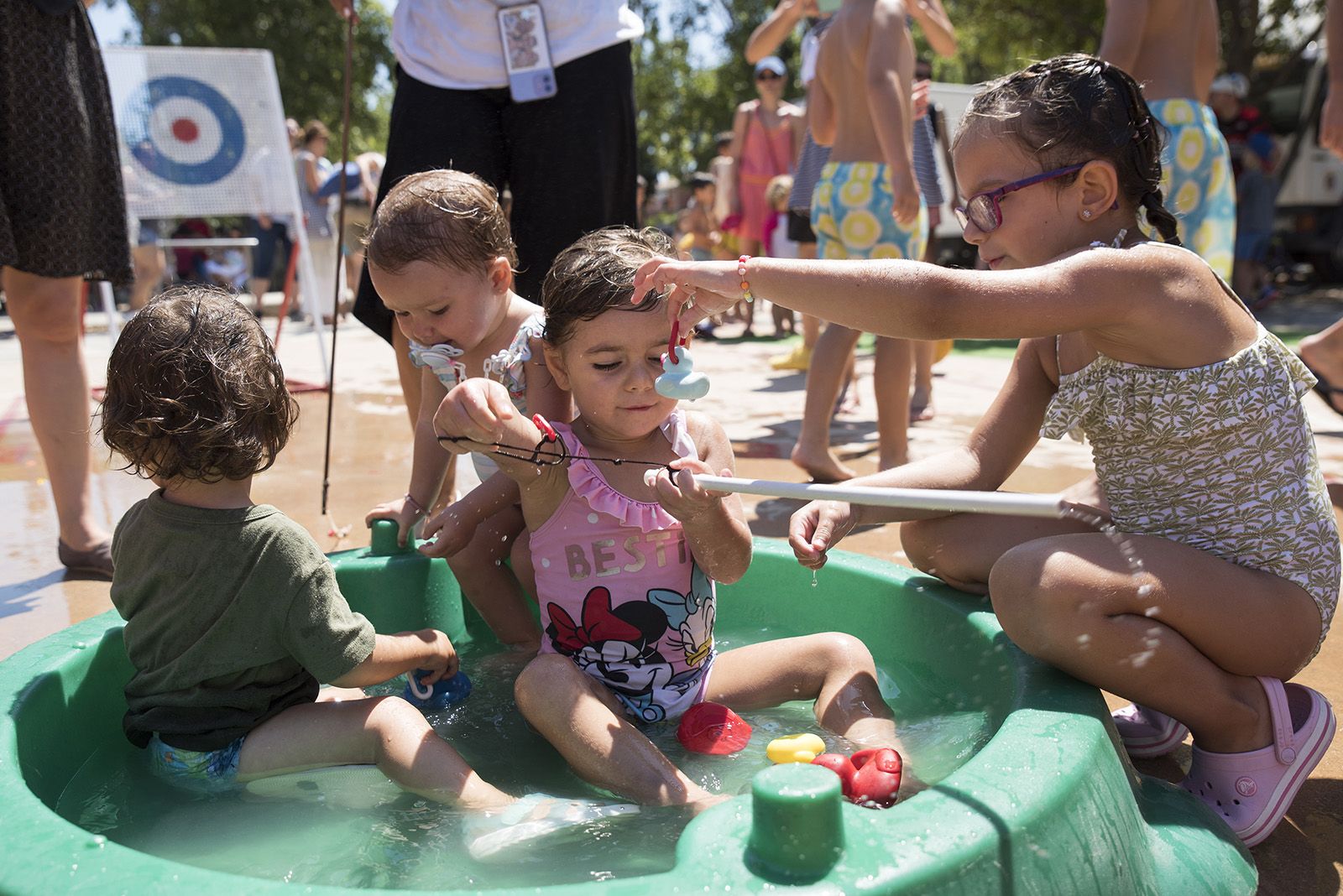Festa de l'aigua de la Festa Major de Mira-Sol. FOTO: Bernat Millet.