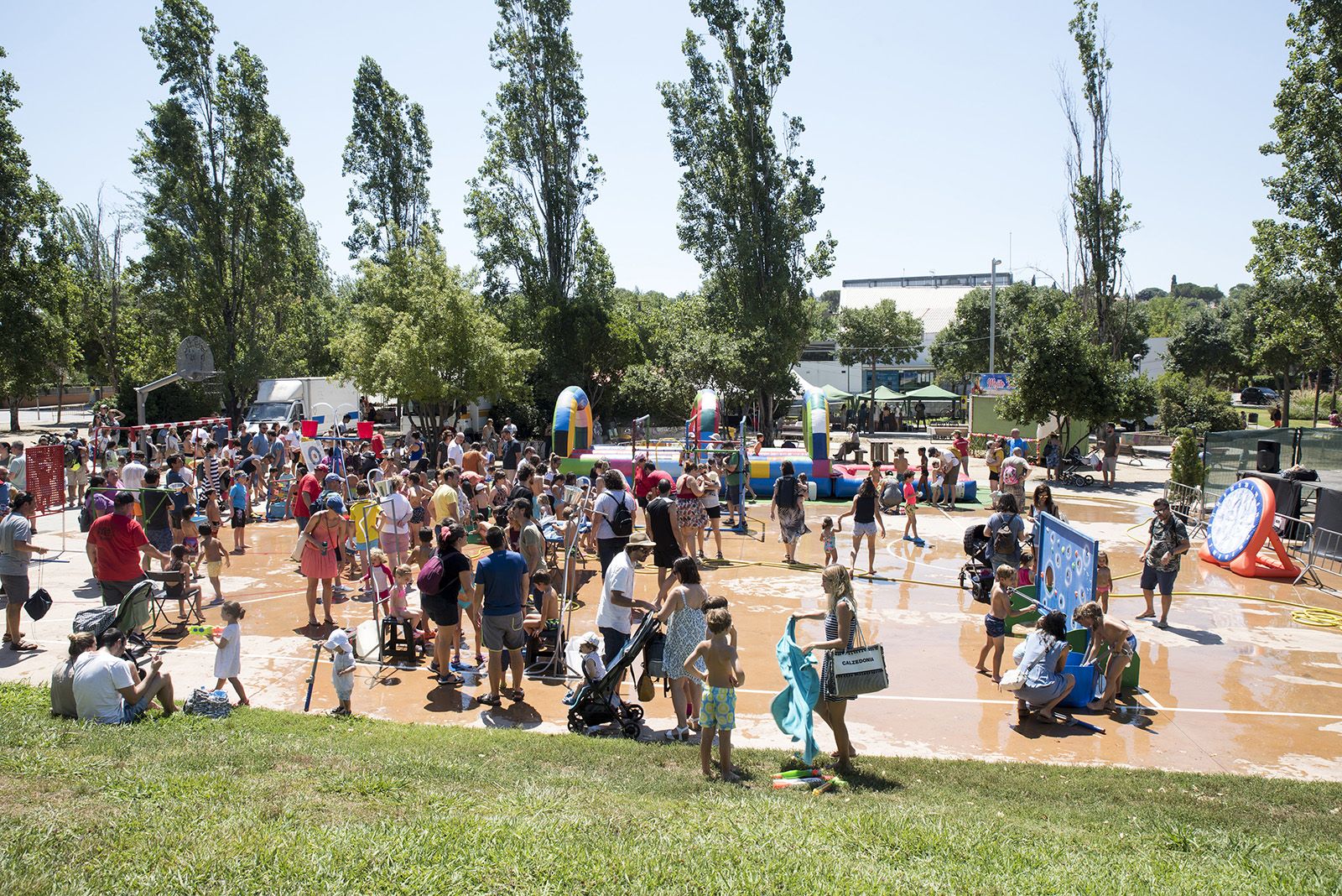 Festa de l'aigua de la Festa Major de Mira-Sol. FOTO: Bernat Millet.