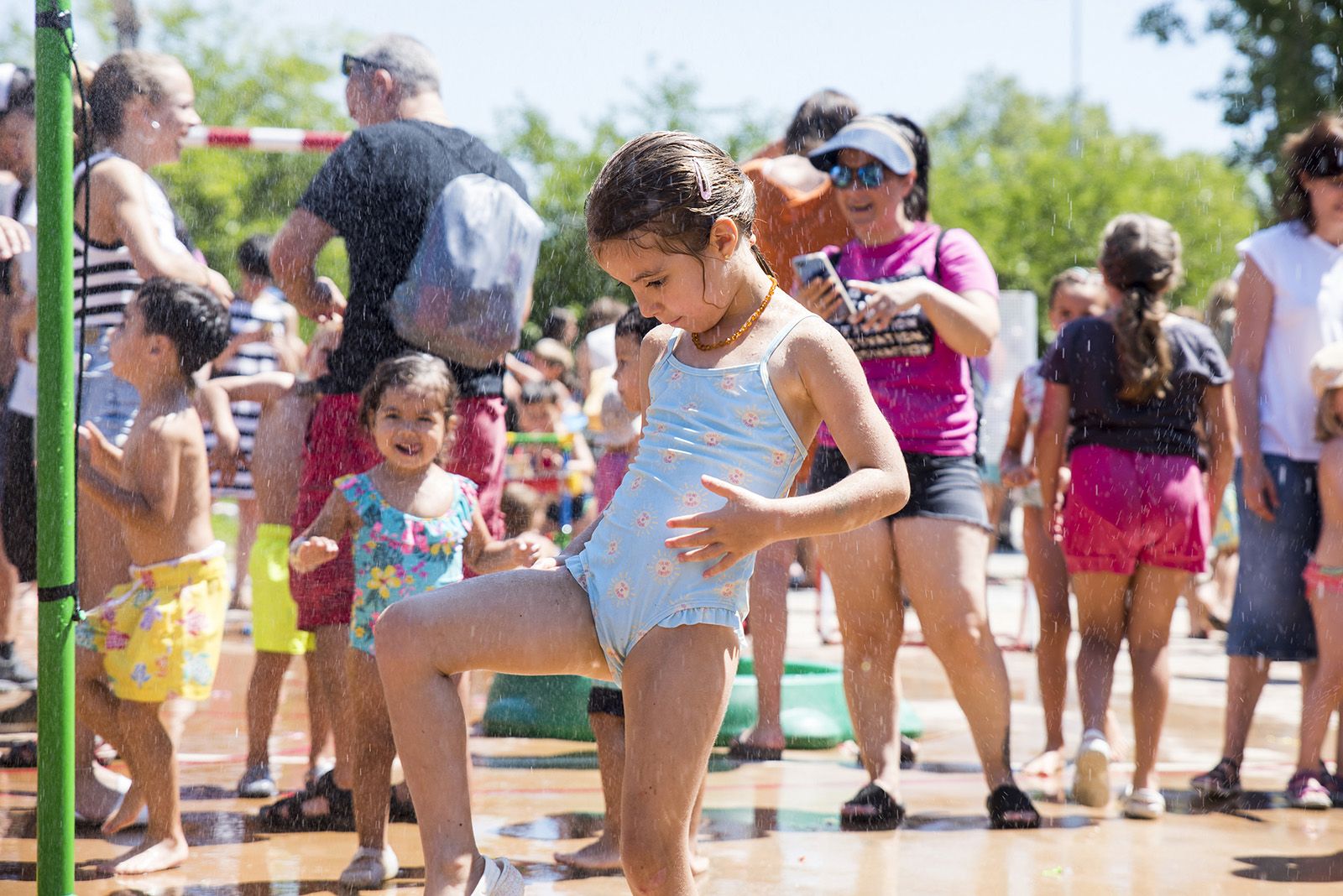 Festa de l'aigua de la Festa Major de Mira-Sol. FOTO: Bernat Millet.