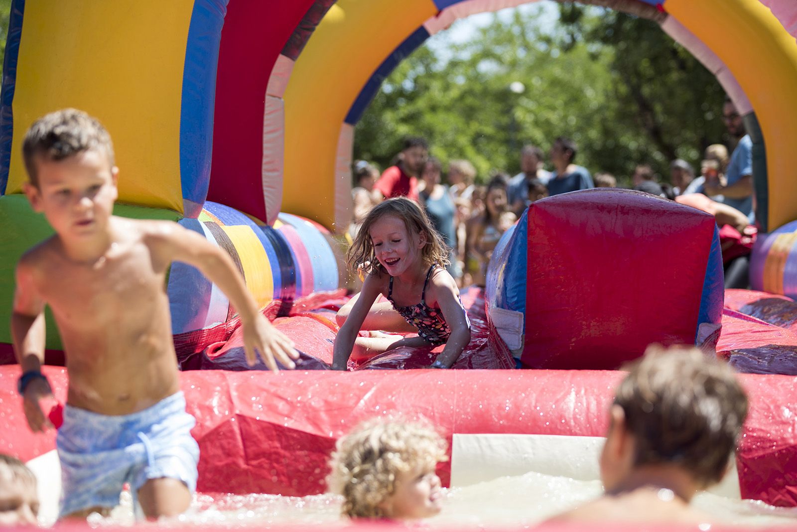 Festa de l'aigua de la Festa Major de Mira-Sol. FOTO: Bernat Millet.