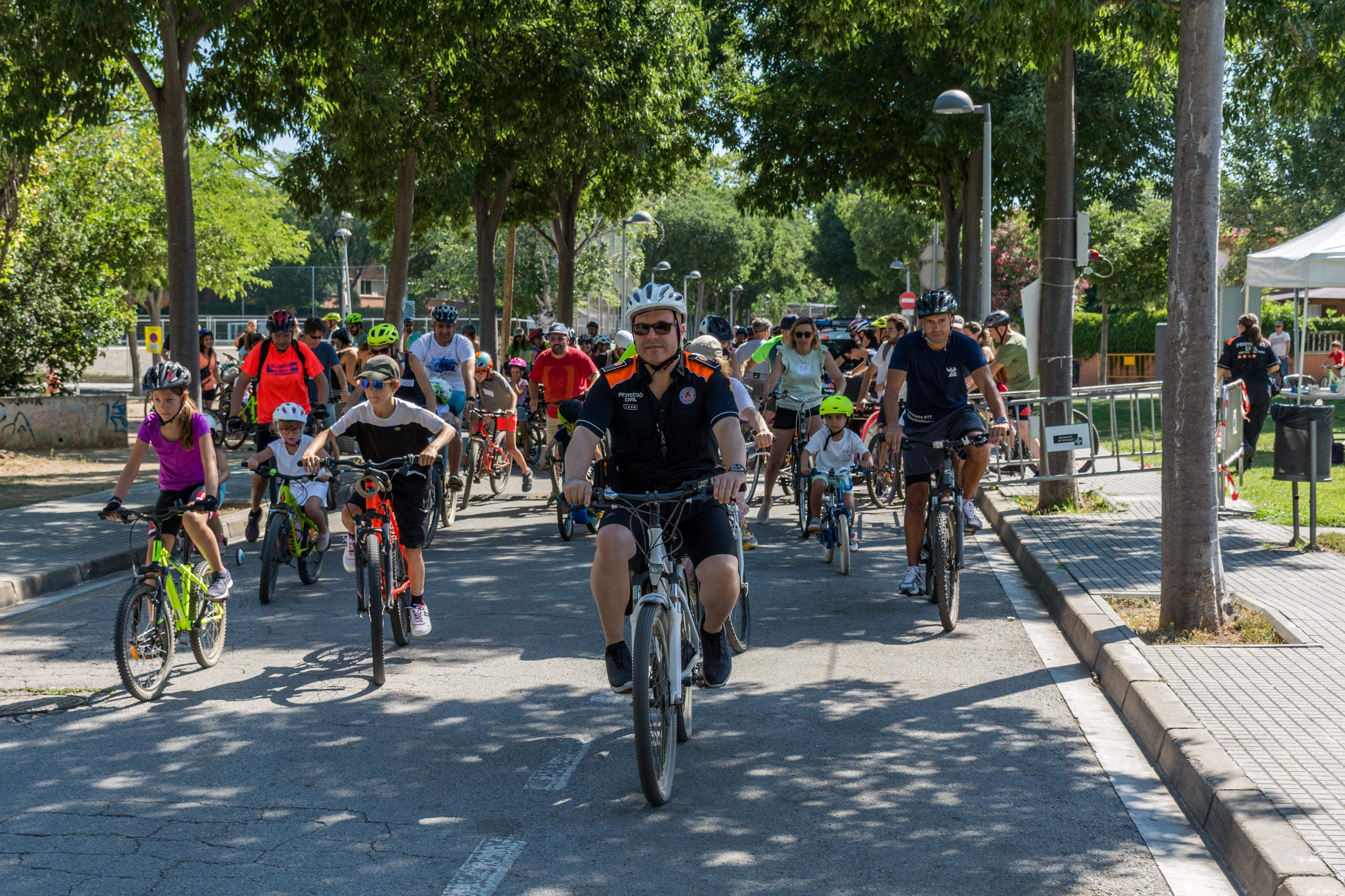 Bicicletada Popular durant la Festa Major de Mira-sol. FOTO: Carmelo Jiménez