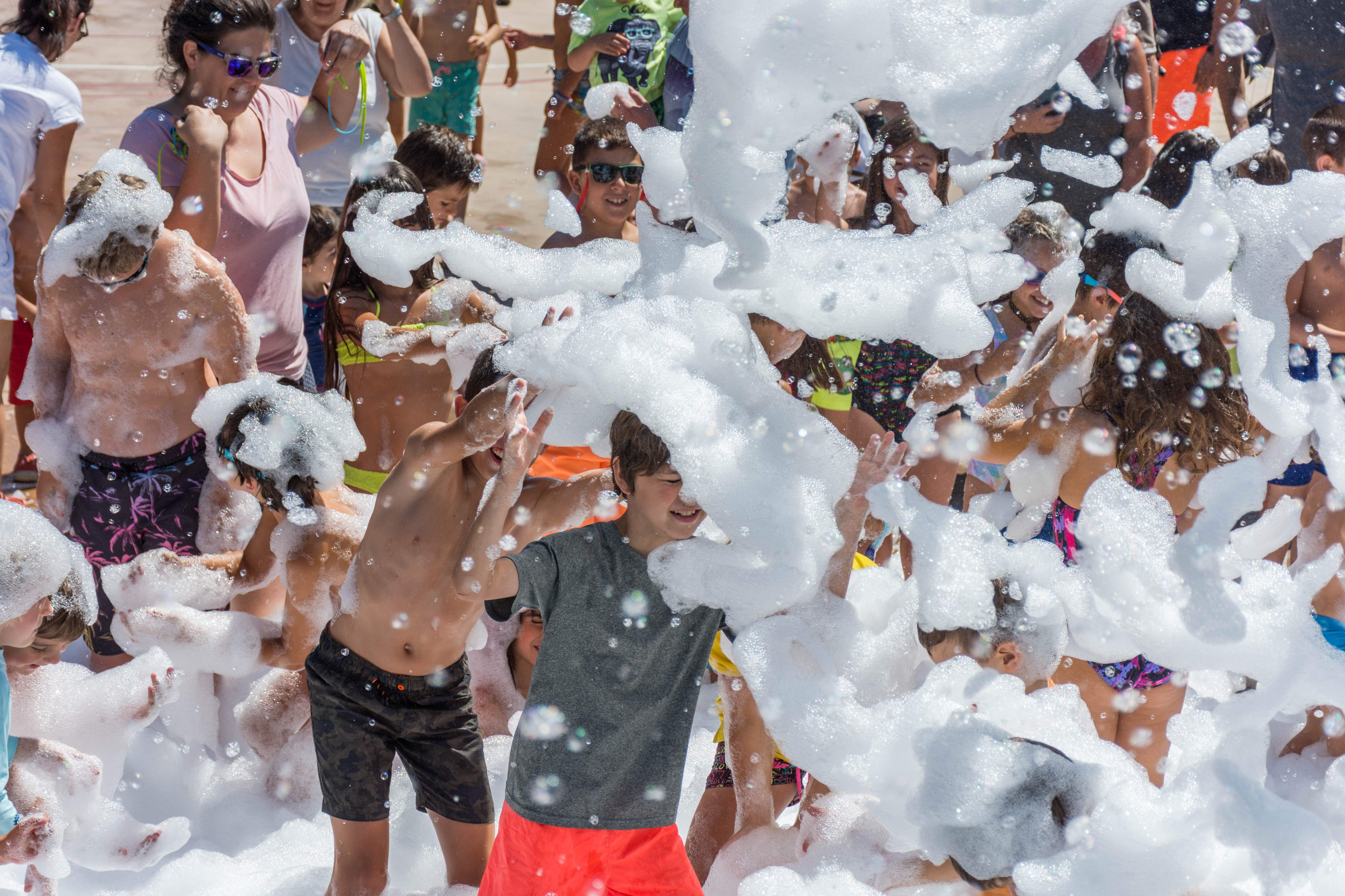 Festa de l'Escuma durant la Festa Major de Mira-sol. FOTO: Carmelo Jiménez