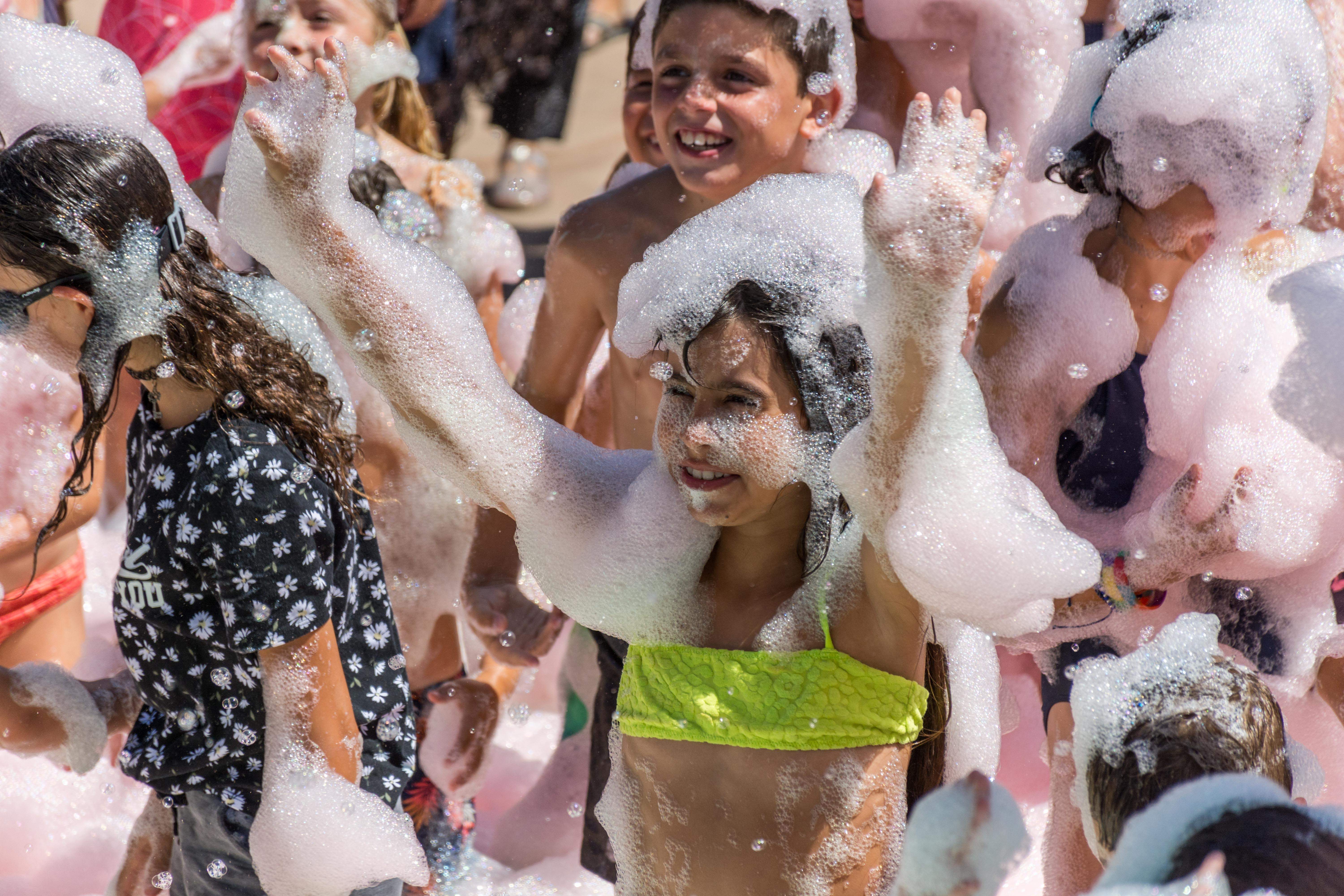 Festa de l'Escuma durant la Festa Major de Mira-sol. FOTO: Carmelo Jiménez