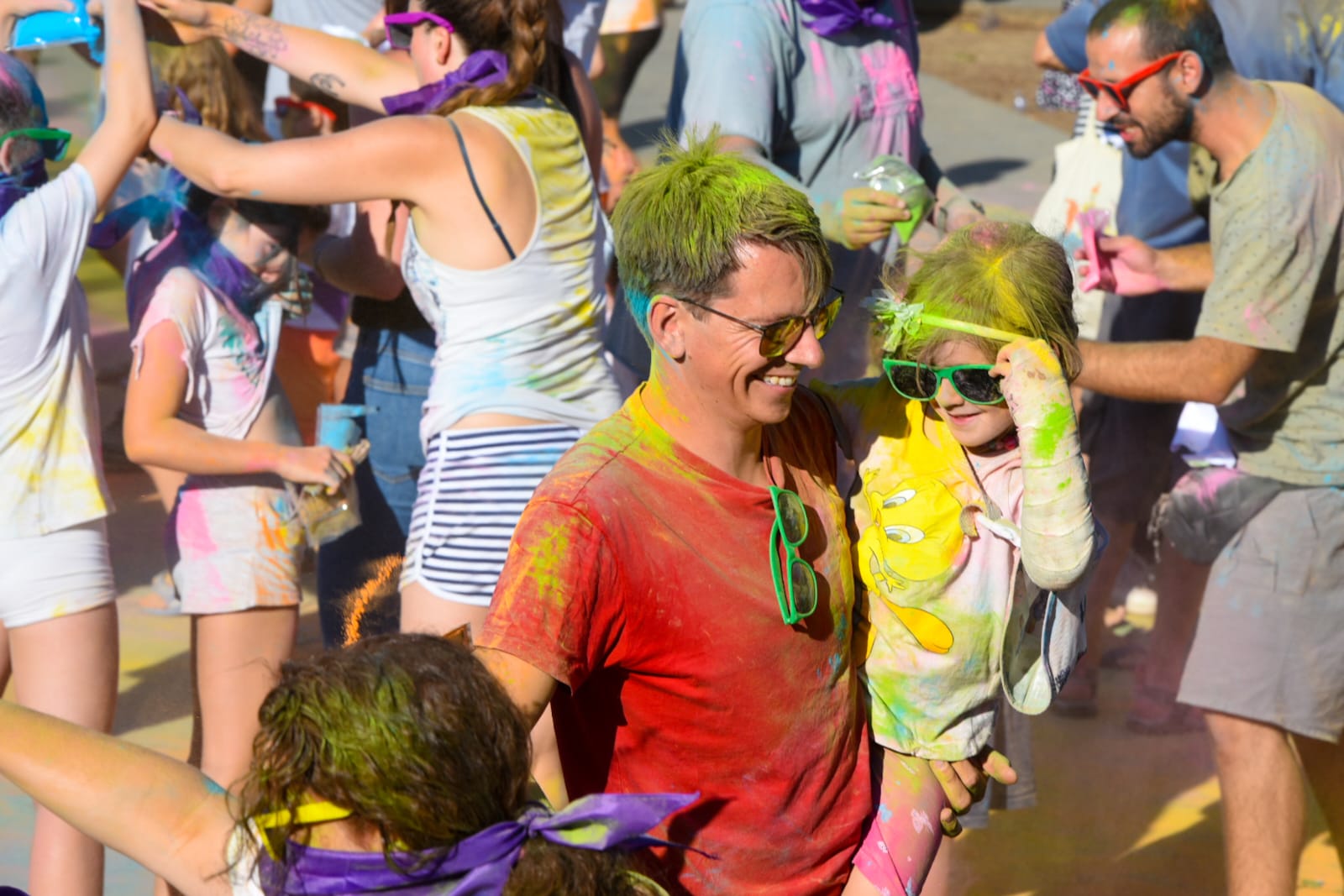 Festa Holi durant la Festa Major de Mira-sol. FOTO: Ajuntament