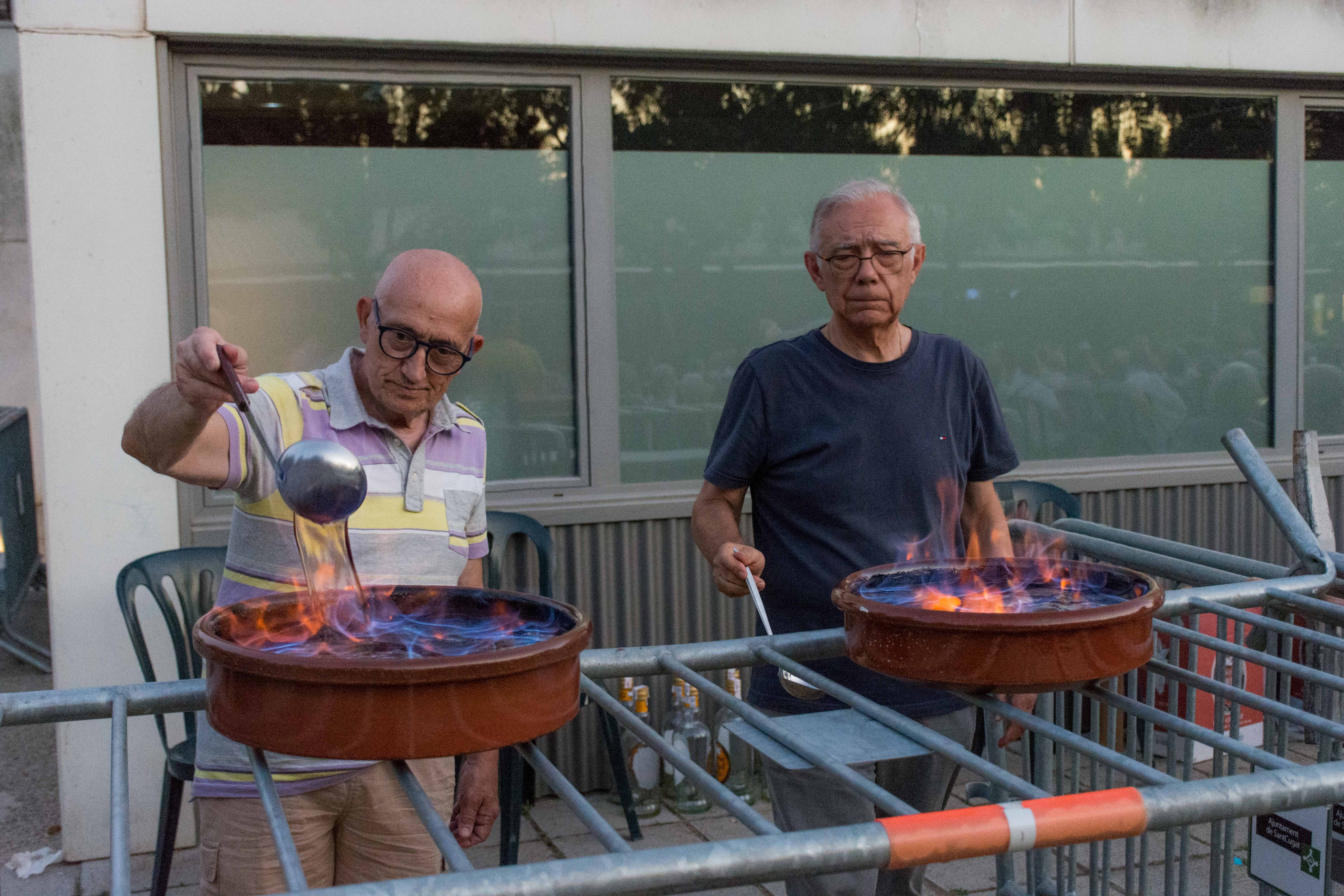 Havaneres amb els Port Bo i rom cremat durant la Festa Major de Mira-sol. FOTO: Carmelo Jiménez