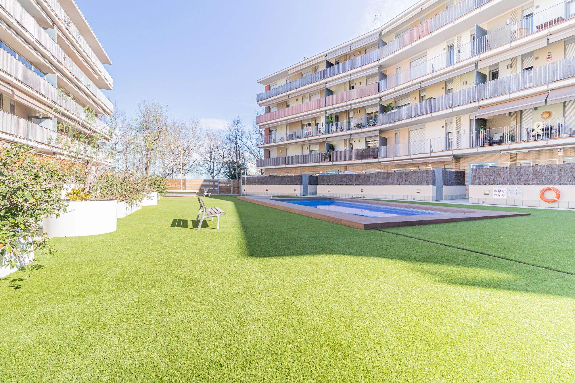 Piscina de l'obra seminova de Sant Cugat de la immobiliària Tecnocasa. FOTO: Cedida