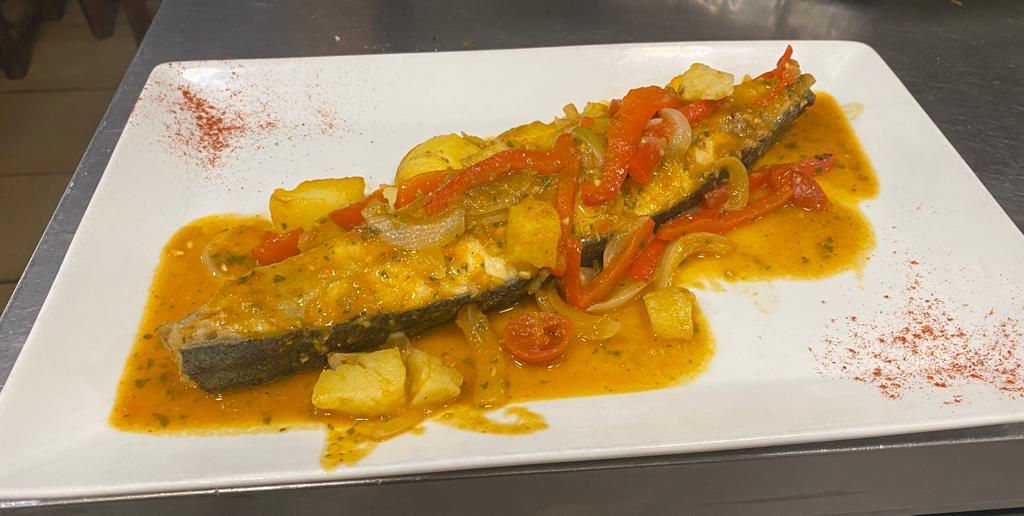 Turbot fresc a la marinera del restaurant La Mar Chica. FOTO: Cedida 