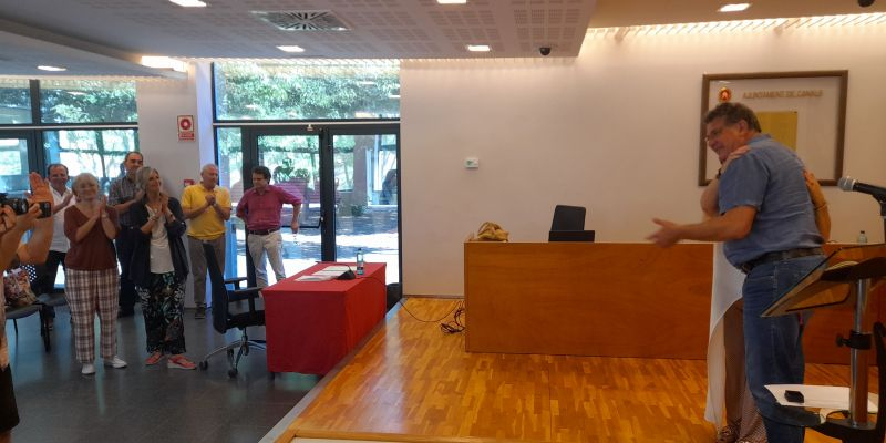 L'audiència del ple de l'EMD de Valldoreix ha donat la benvinguda a Lluïsa Muñoz. FOTO: Cristina Cabasés