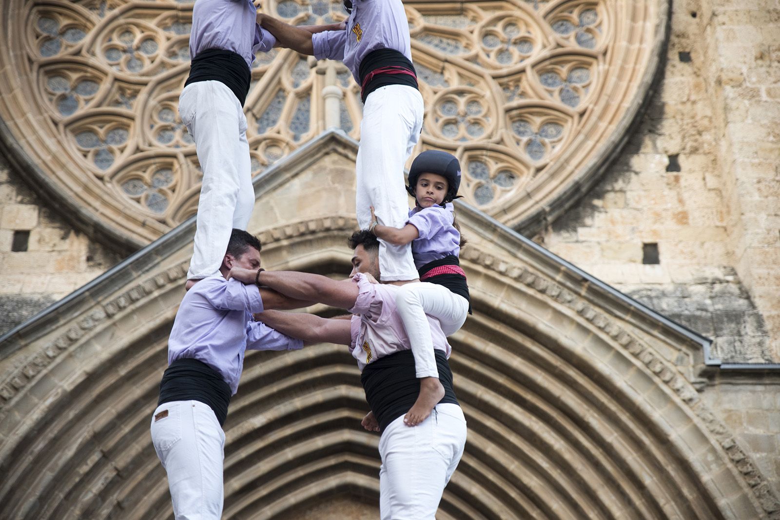 Els Castellers de Sant Cugat estrenen la Diada de la Llotgeta, que agafa el relleu a la Diada de Sant Cugat. FOTO: Bernat Millet