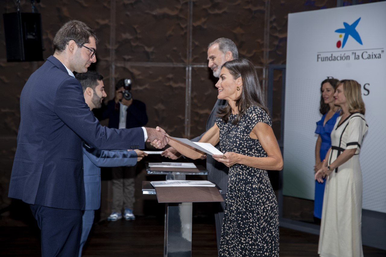 Jan Olivetti Auladell reb la bequa de la mà de la reina Leticia. FOTO: Cedida