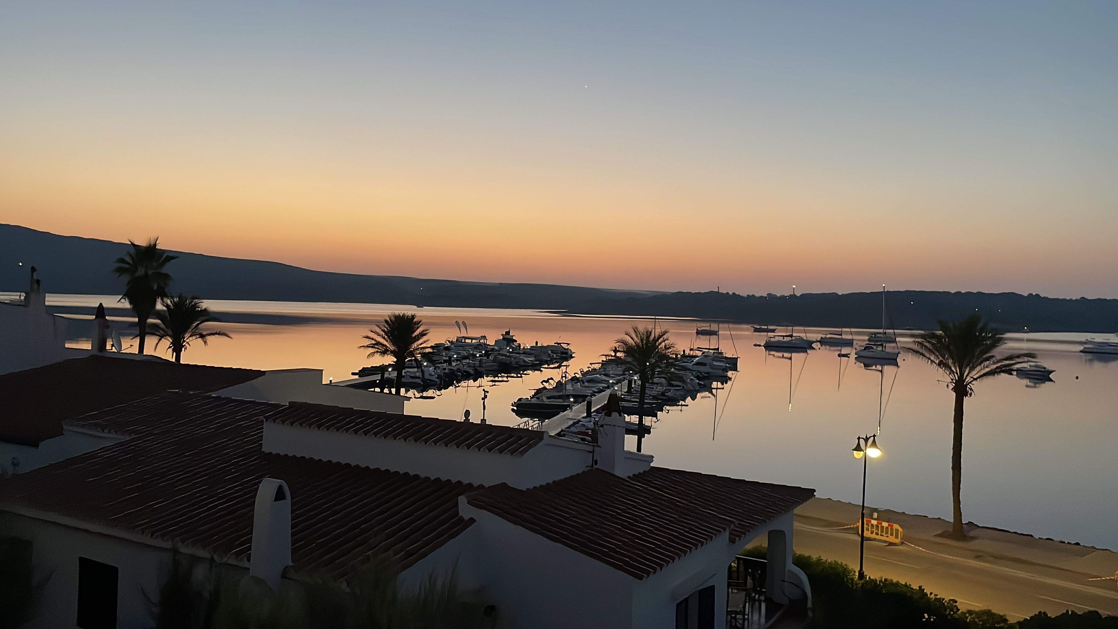 El despertar a Menorca · Fornells  Menorca FOTO: Mireia Andreu Robert