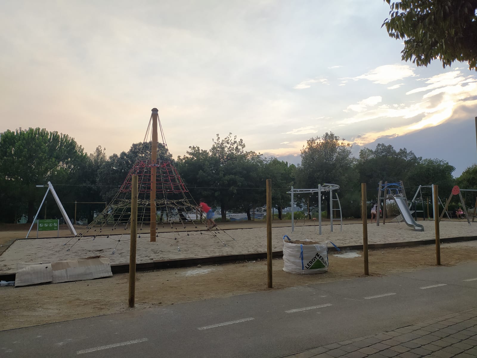 Tanques al parc de la Guineu. FOTO: Cedida