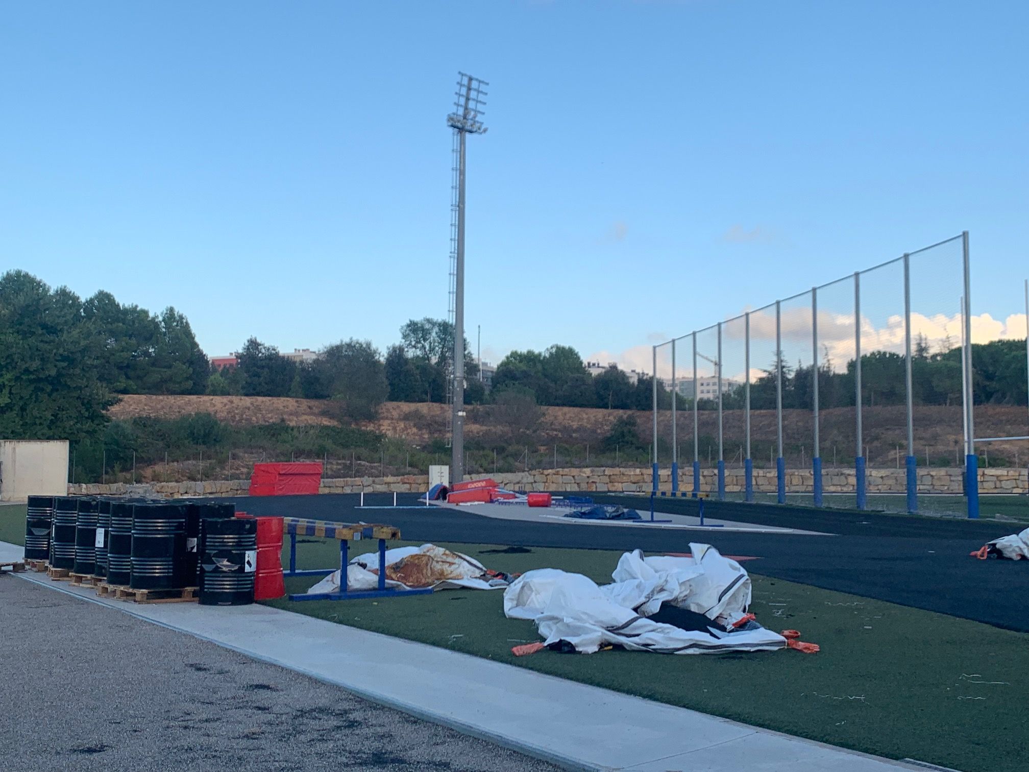 Les obres de la pista d'atletisme de la ZEM La Guinardera. FOTO: Nielo Ballart