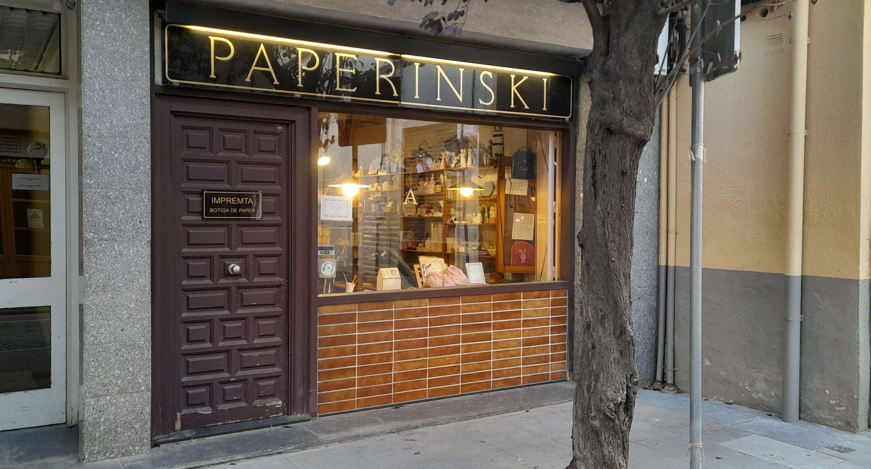 Paperinski, al carrer de Xerric. FOTO: Cristina Cabasés