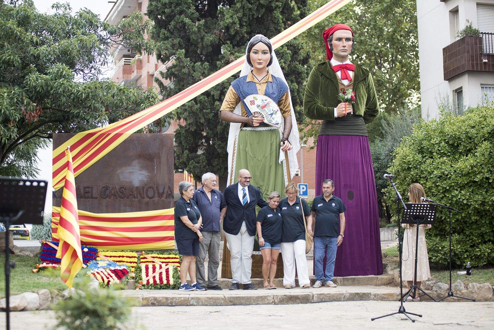 Rugby Sant Cugat fa l'Ofrena floral a Rafael Casanova. Foto: Bernat Millet.