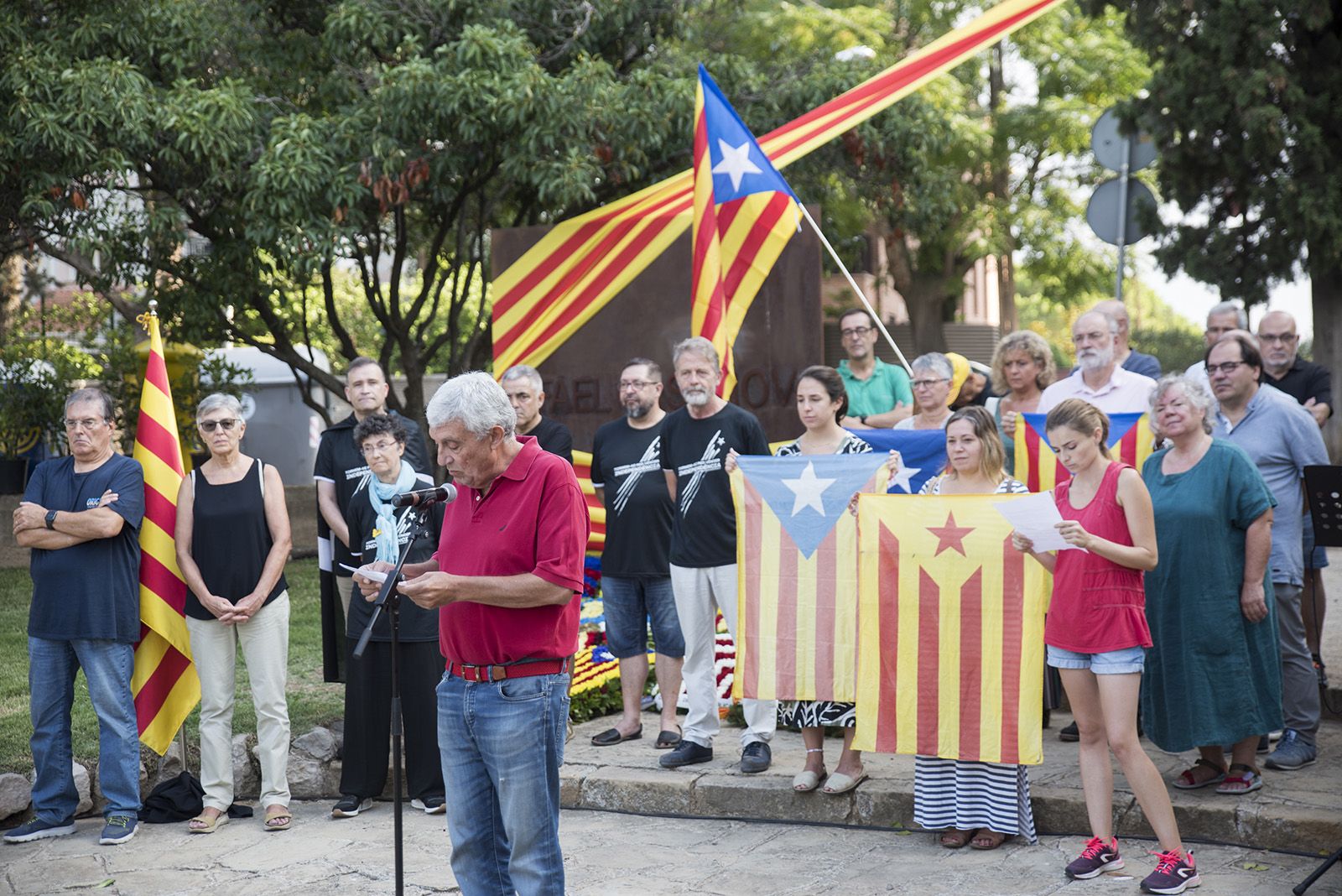 ANC, Òmnium i Consell Local per la República a l'Ofrena floral a Rafael Casanova. Foto: Bernat Millet.
