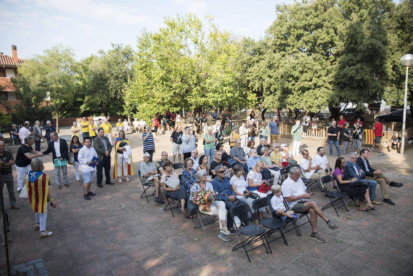 Ofrena floral a Rafael Casanova. Foto: Bernat Millet.