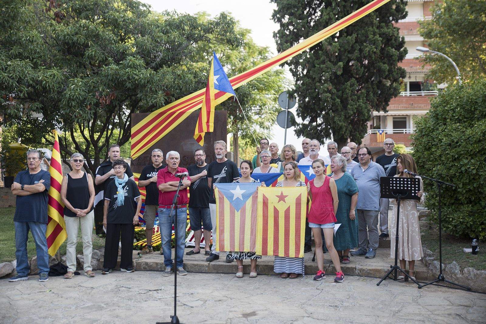 Els Segadors a l'Ofrena floral a Rafael Casanova. Foto: Bernat Millet.