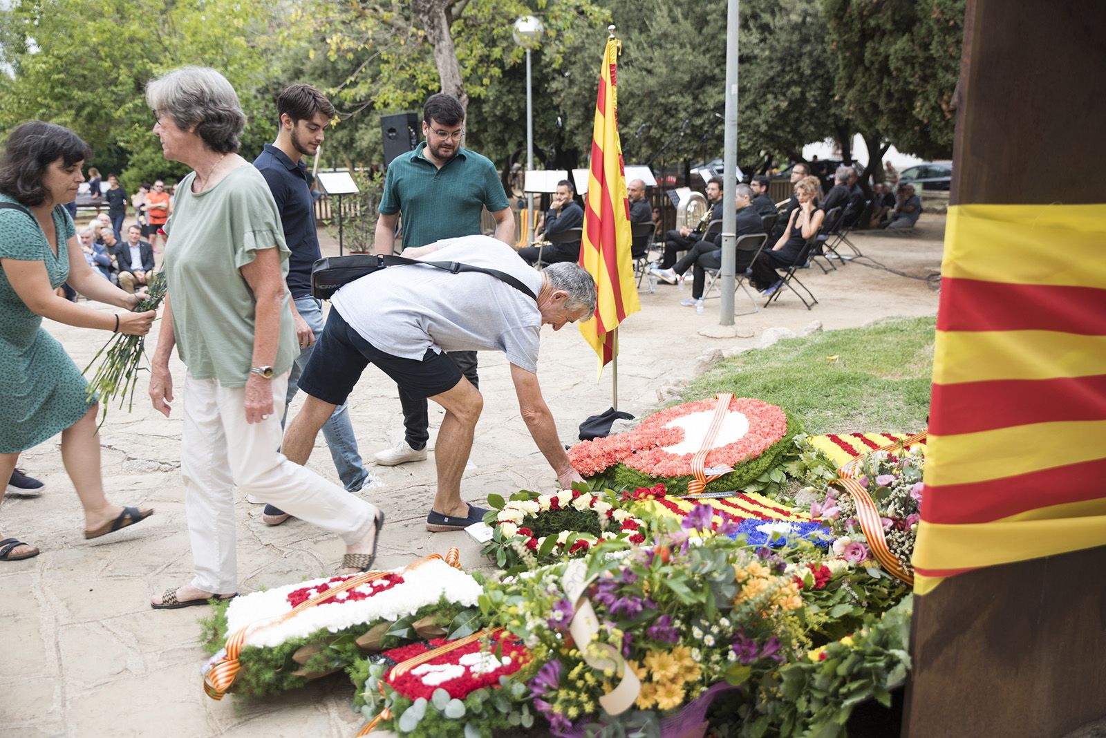 Comuns fa l'Ofrena floral a Rafael Casanova. Foto: Bernat Millet.