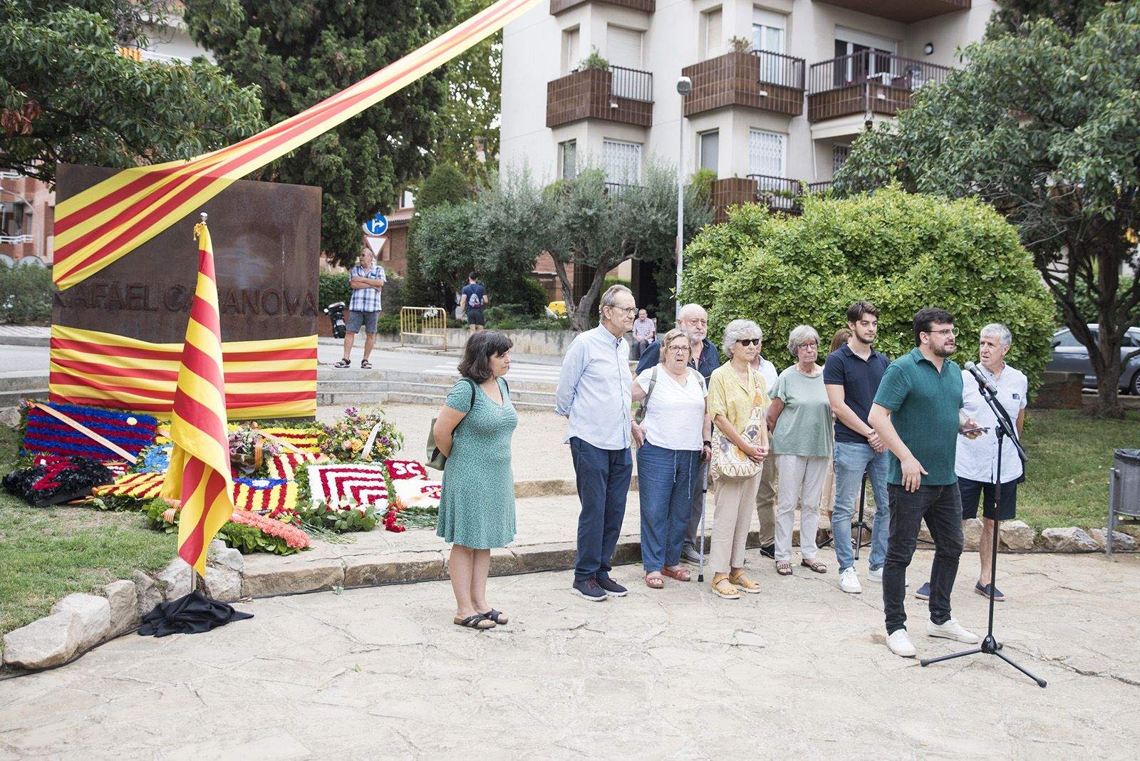 Comuns fa l'Ofrena floral a Rafael Casanova. Foto: Bernat Millet.