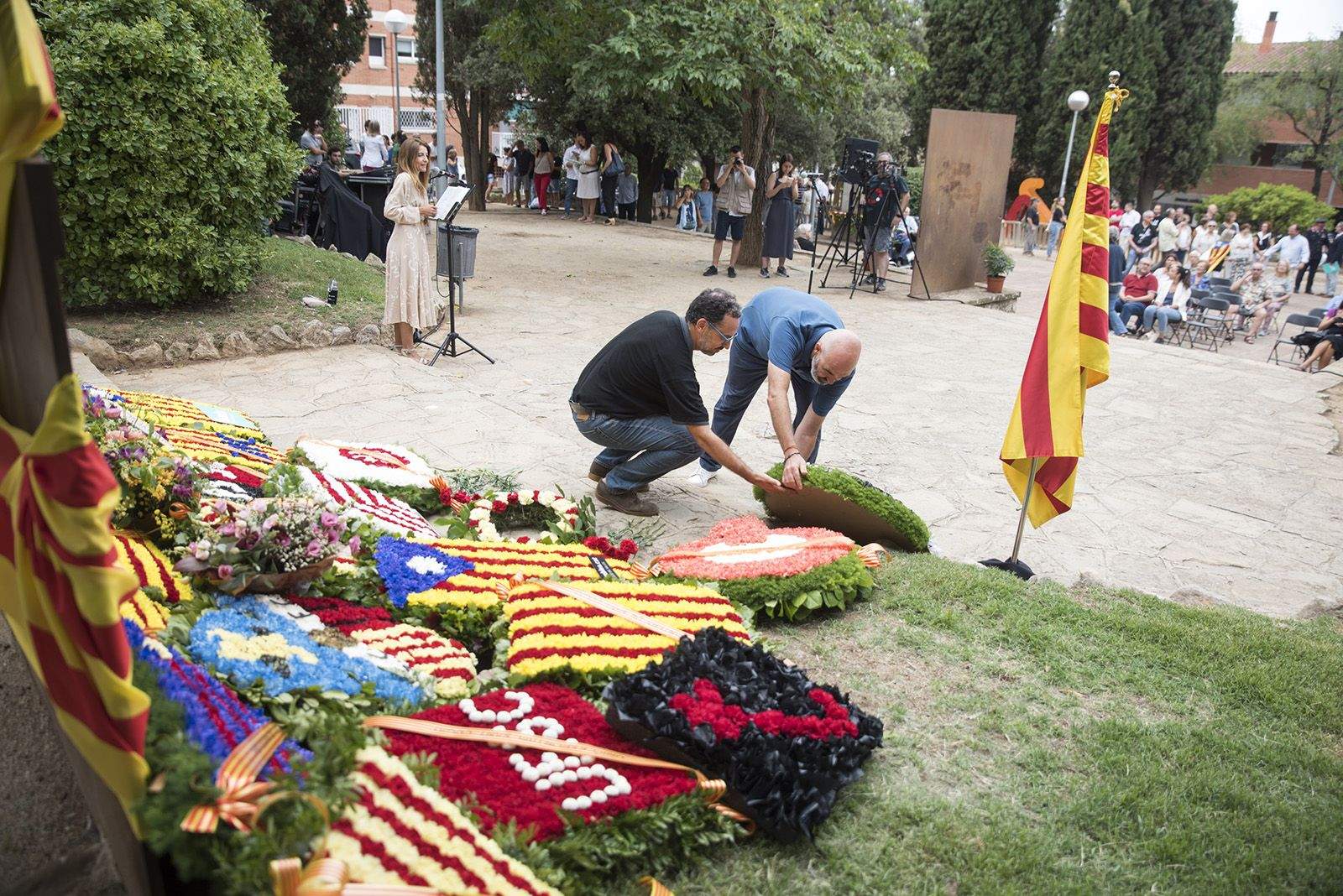 Patí Hoquei Club fa l'Ofrena floral a Rafael Casanova. Foto: Bernat Millet.