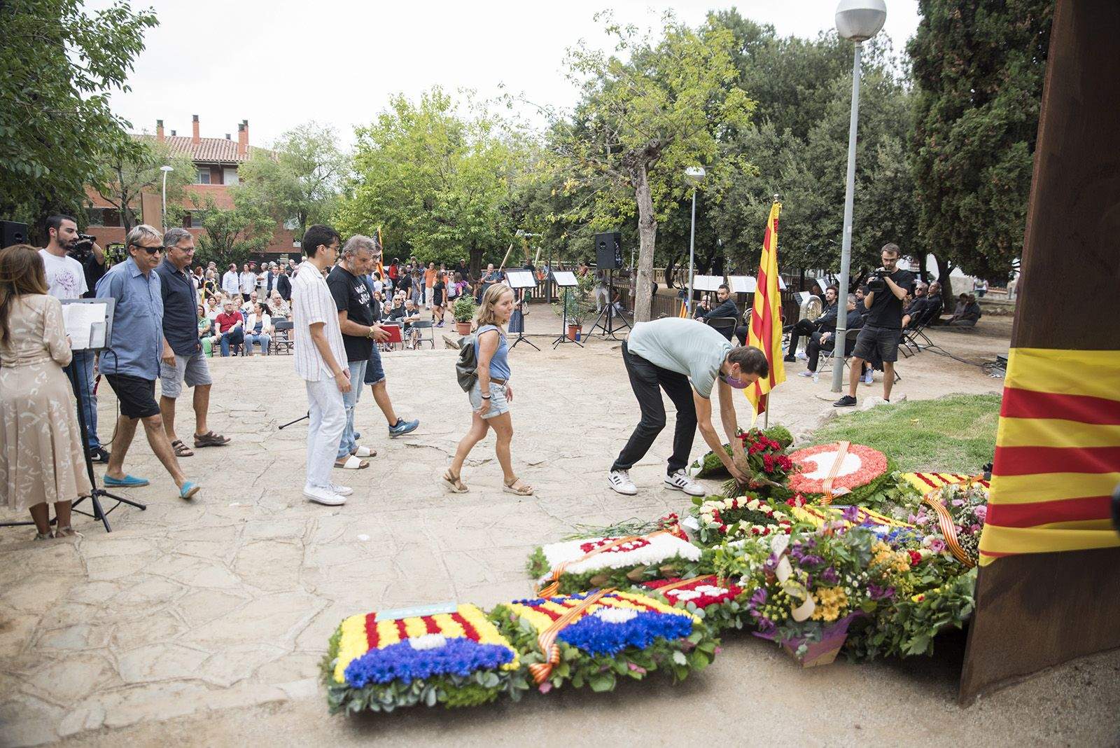 La CUP-PC fa l'Ofrena floral a Rafael Casanova. Foto: Bernat Millet.