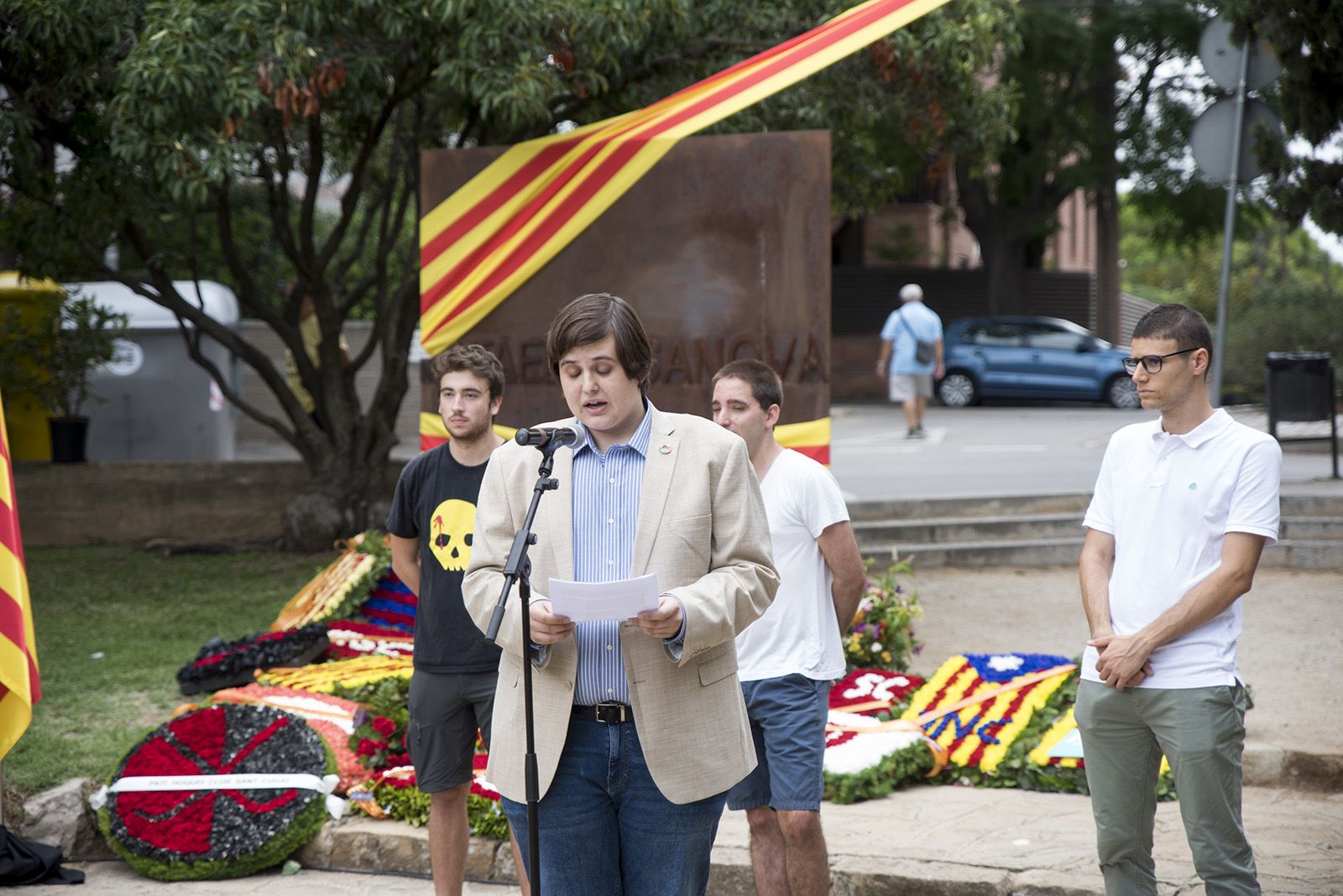 Joventuts Socialistes fan l'Ofrena floral a Rafael Casanova. Foto: Bernat Millet.