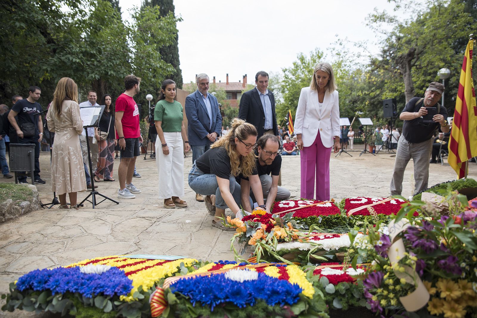 ERC i les JERC fan l'Ofrena floral conjunta a Rafael Casanova. Foto: Bernat Millet.
