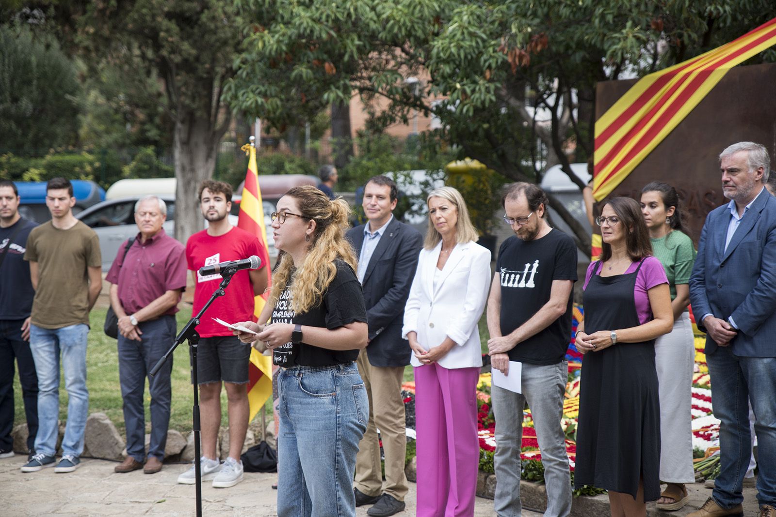 ERC i les JERC fan l'Ofrena floral conjunta a Rafael Casanova. Foto: Bernat Millet.