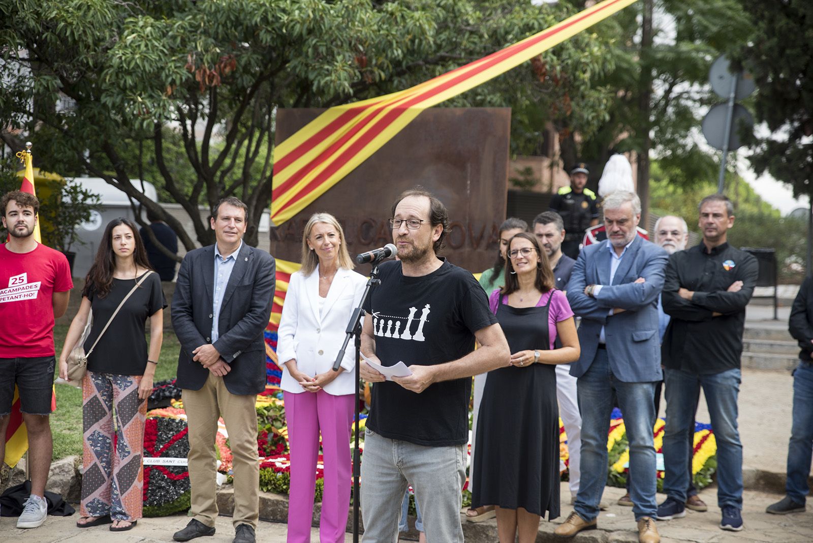 ERC i les JERC fan l'Ofrena floral conjunta a Rafael Casanova. Foto: Bernat Millet.