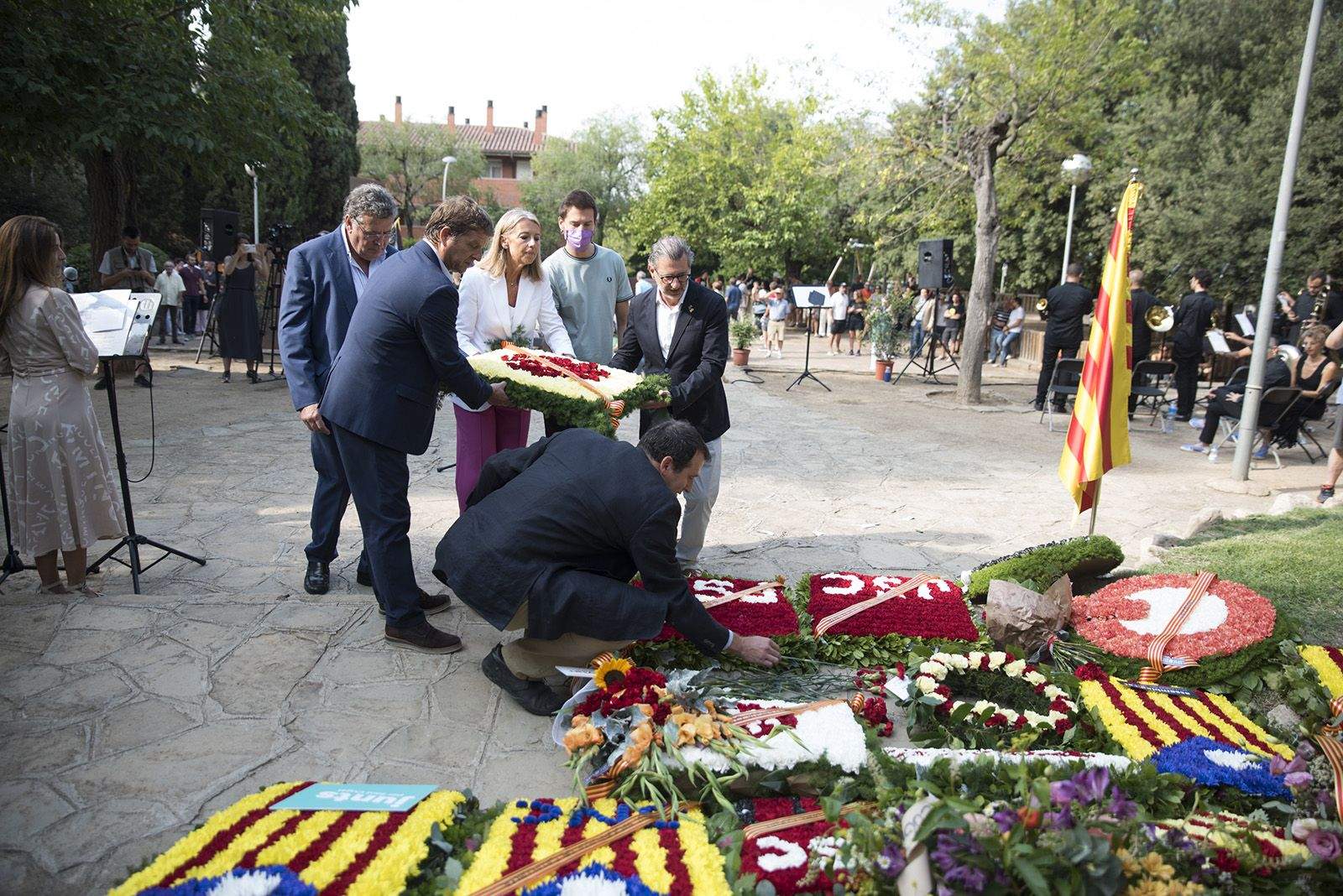 El Ple municipal fa l'Ofrena floral a Rafael Casanova. Foto: Bernat Millet.