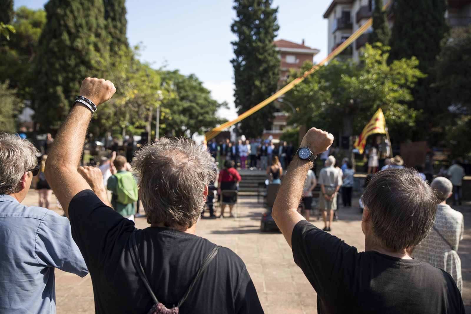 Cant dels Segadors a l'Ofrena floral a Rafael Casanova. Foto: Bernat Millet.
