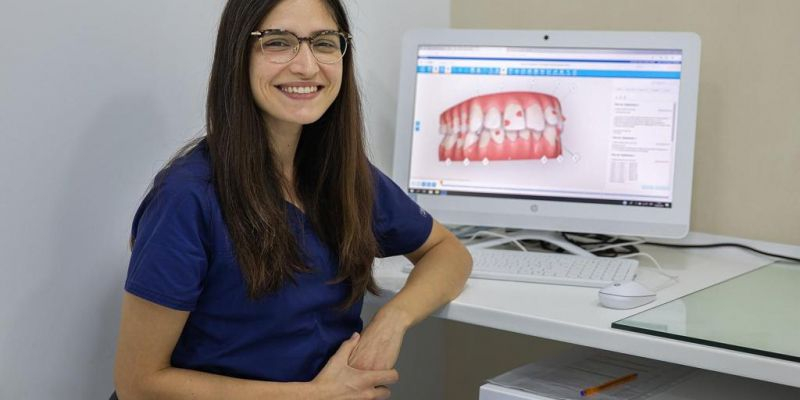 La Dra. Ana Maria Savu, ortodoncista a Vitaldent Sant Cugat. FOTO: Cedida