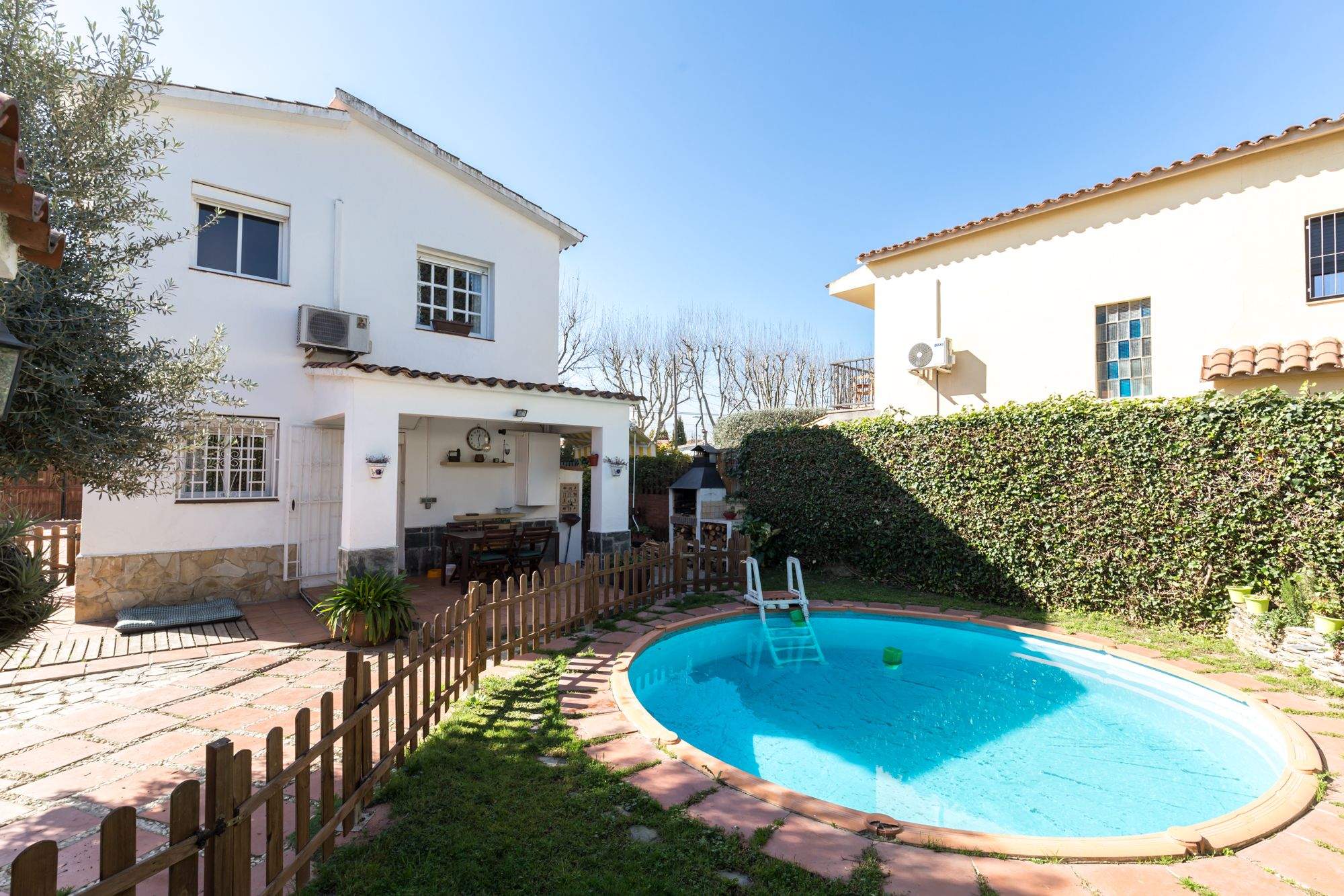 Piscina de la casa de Mas Janer de la immobiliària AMAT. FOTO: Cedida