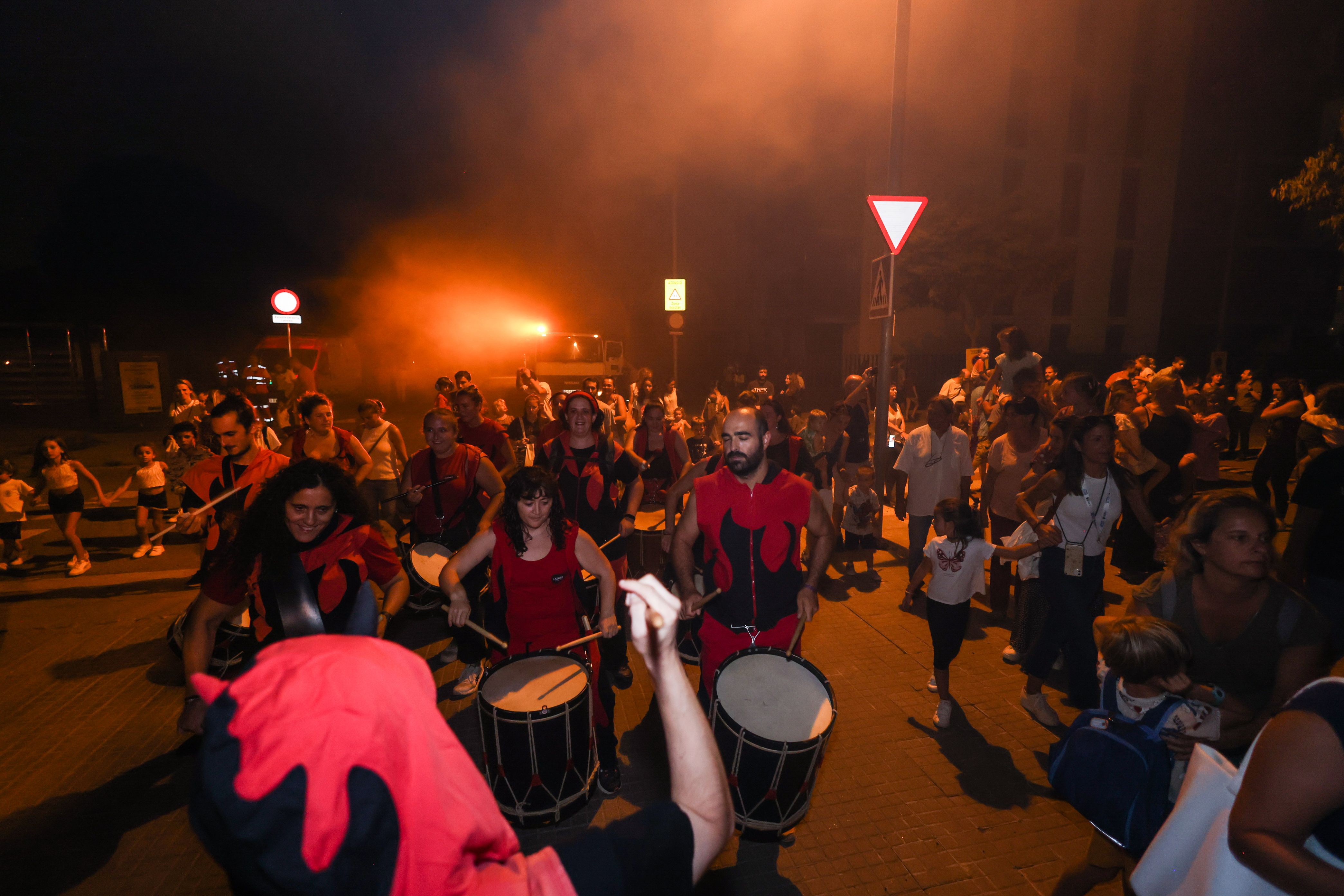 Percussió al Correfoc de Festa Major de Volpelleres. FOTO: Lali Puig