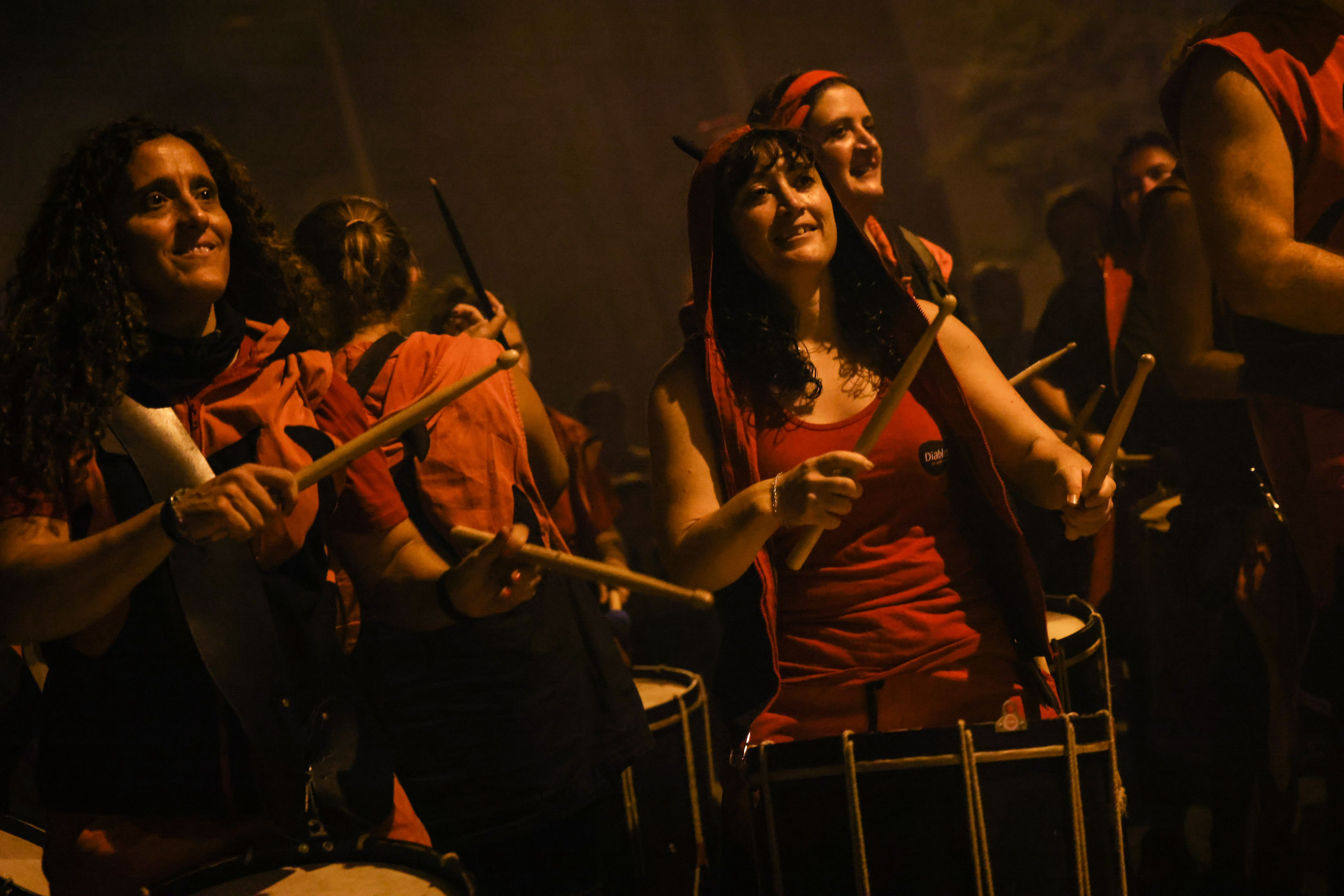 Percussió al Correfoc de Festa Major de Volpelleres. FOTO: Lali Puig