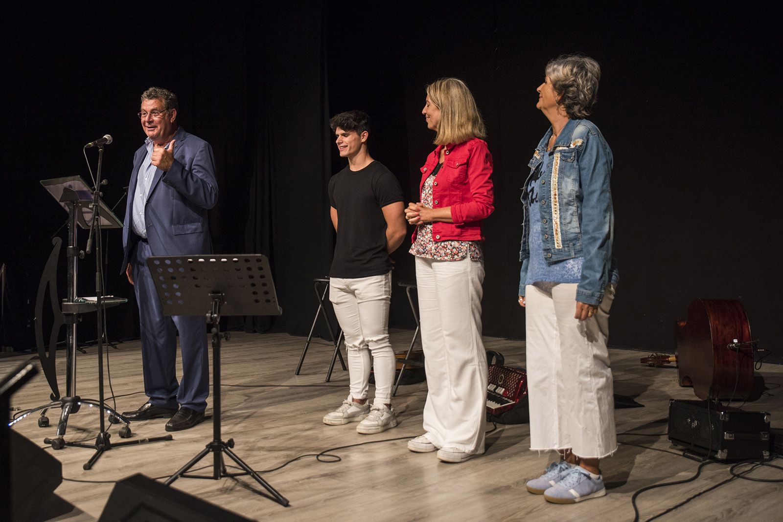  Josep Puig president de l'EMD de Valldoreix inicia el pregó de Festa Major de Valldoreix. Foto: Bernat Millet.