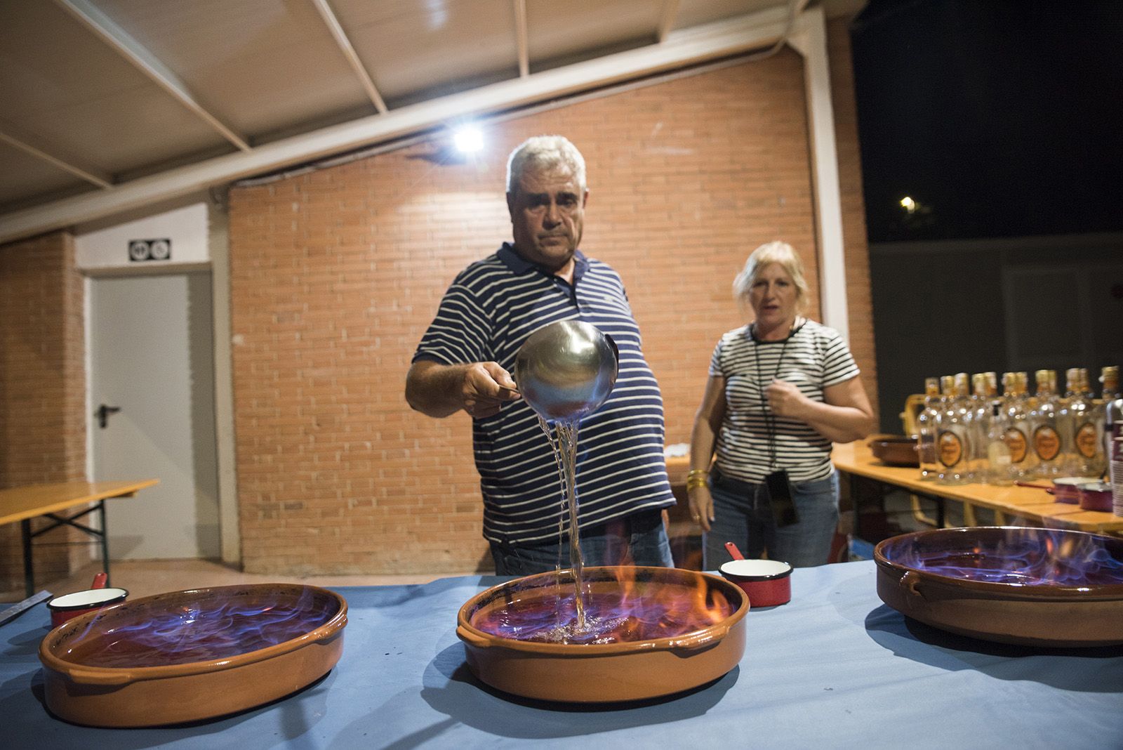 Havaneres amb "Havaneres i canço de taverna" i cremat popular de Festa Major de Valldoreix. Foto: Bernat Millet.