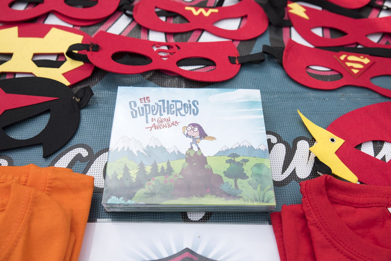 Animació familiar amb "Superherois" de la Festa Major de Valldoreix. Foto: Bernat Millet.