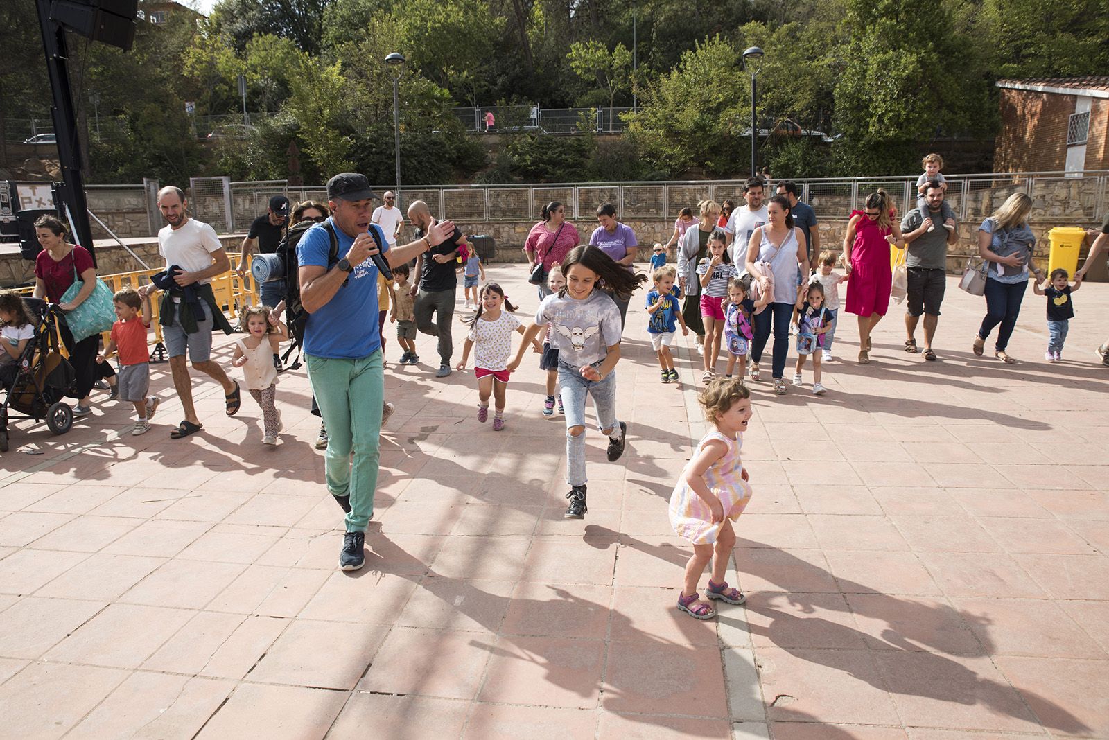 Animació familiar amb "Superherois" de la Festa Major de Valldoreix. Foto: Bernat Millet.