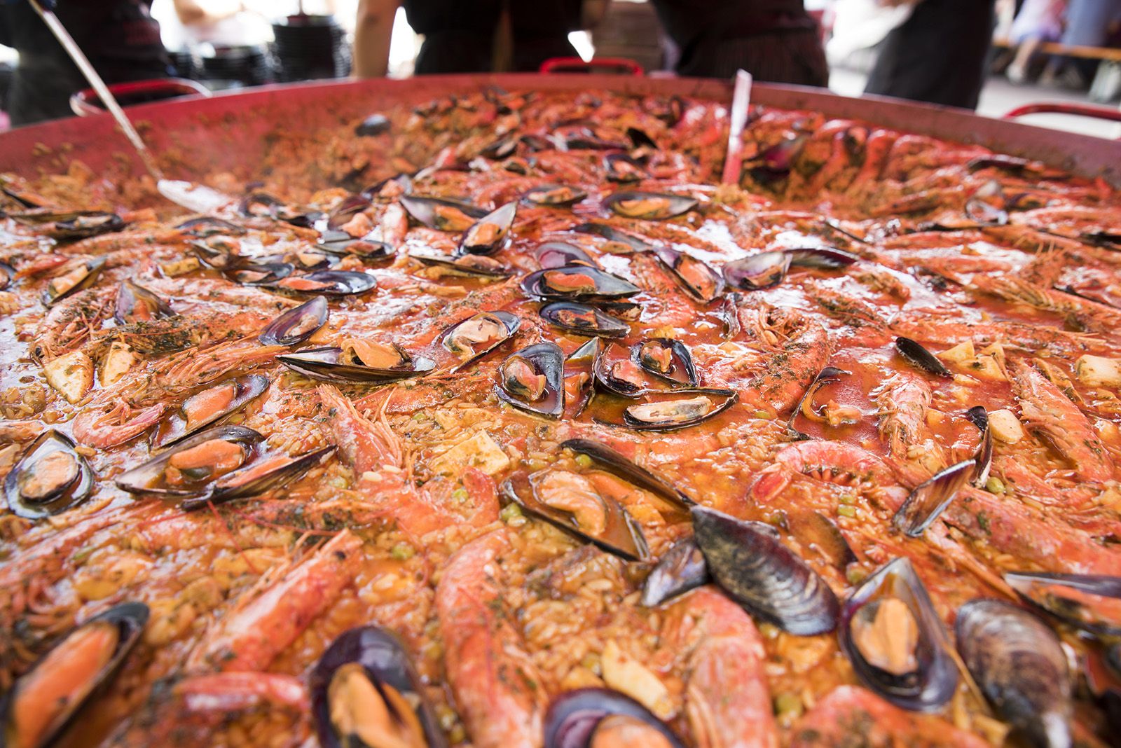 Arròs popular de Festa Major de Valldoreix. Foto: Bernat Millet.