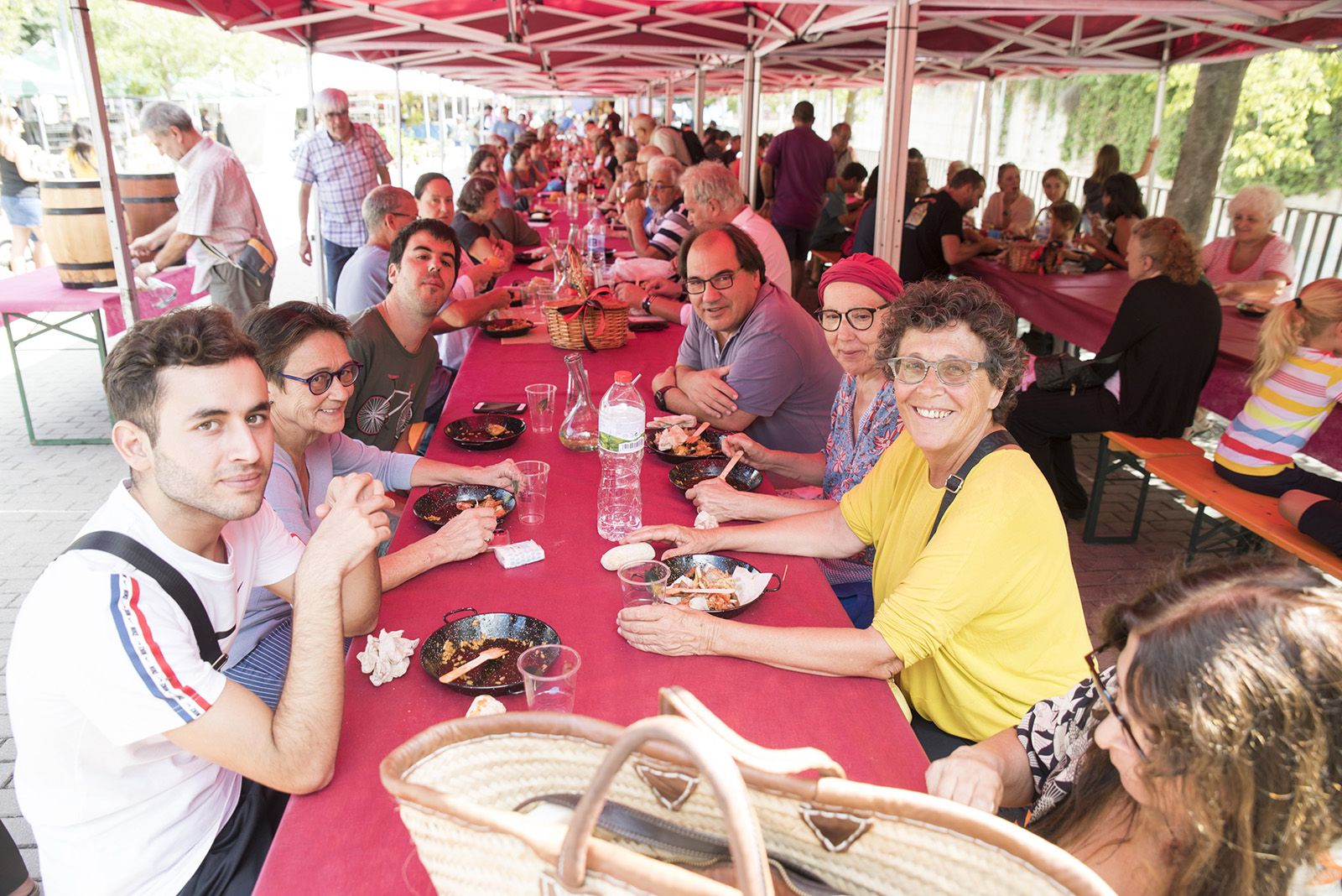 Arròs popular de Festa Major de Valldoreix. Foto: Bernat Millet.