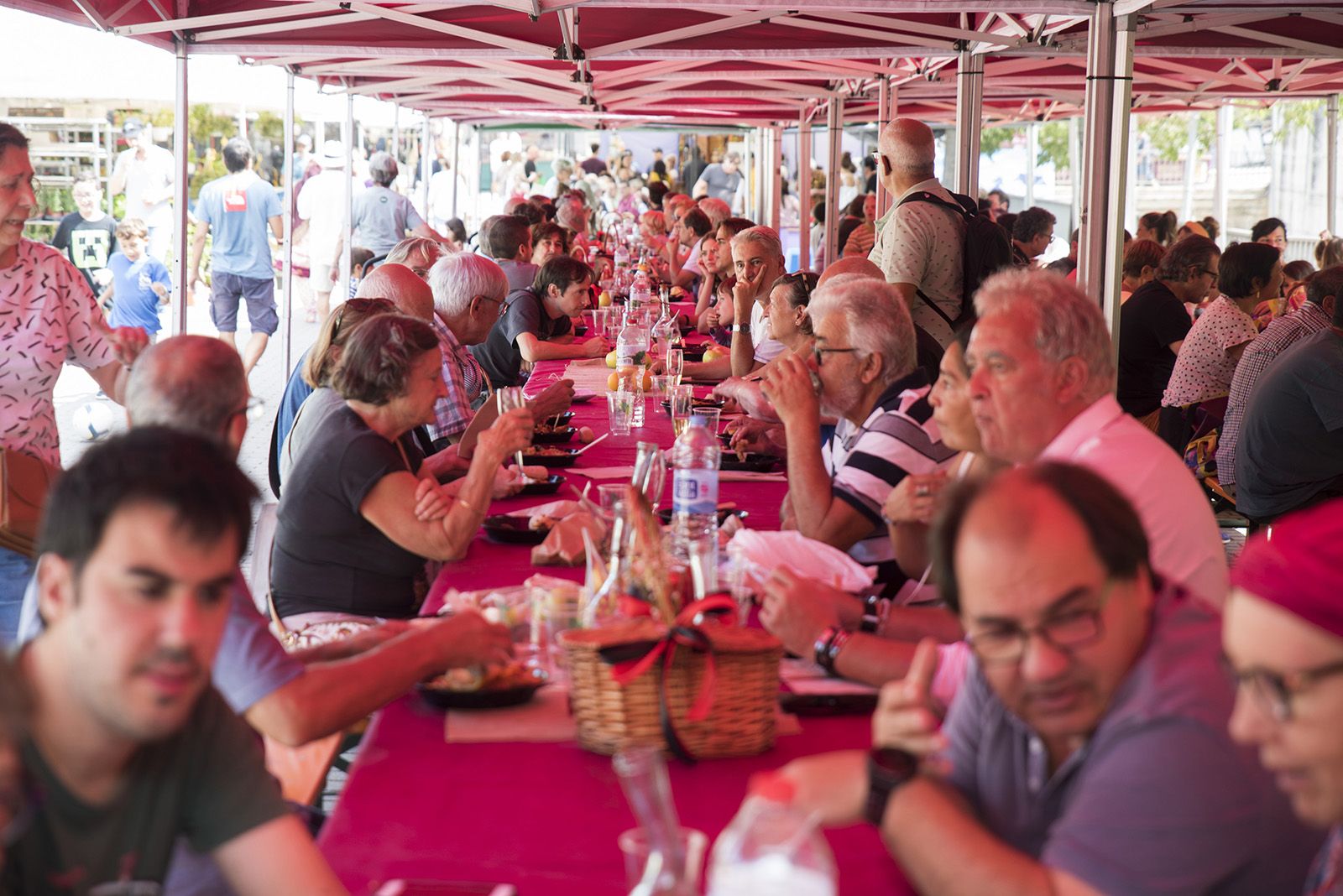 Arròs popular de Festa Major de Valldoreix. Foto: Bernat Millet.