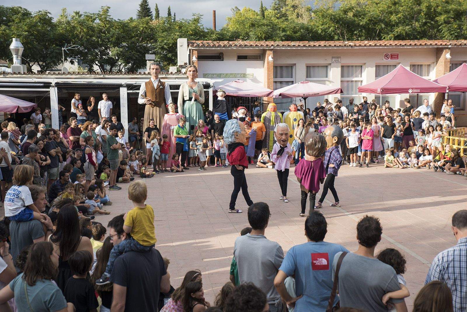 Ballada de Gegants i presentació oficial dels Gegants de Valldoreix durant la Festa Major de Valldoreix . FOTO: Bernat Millet.