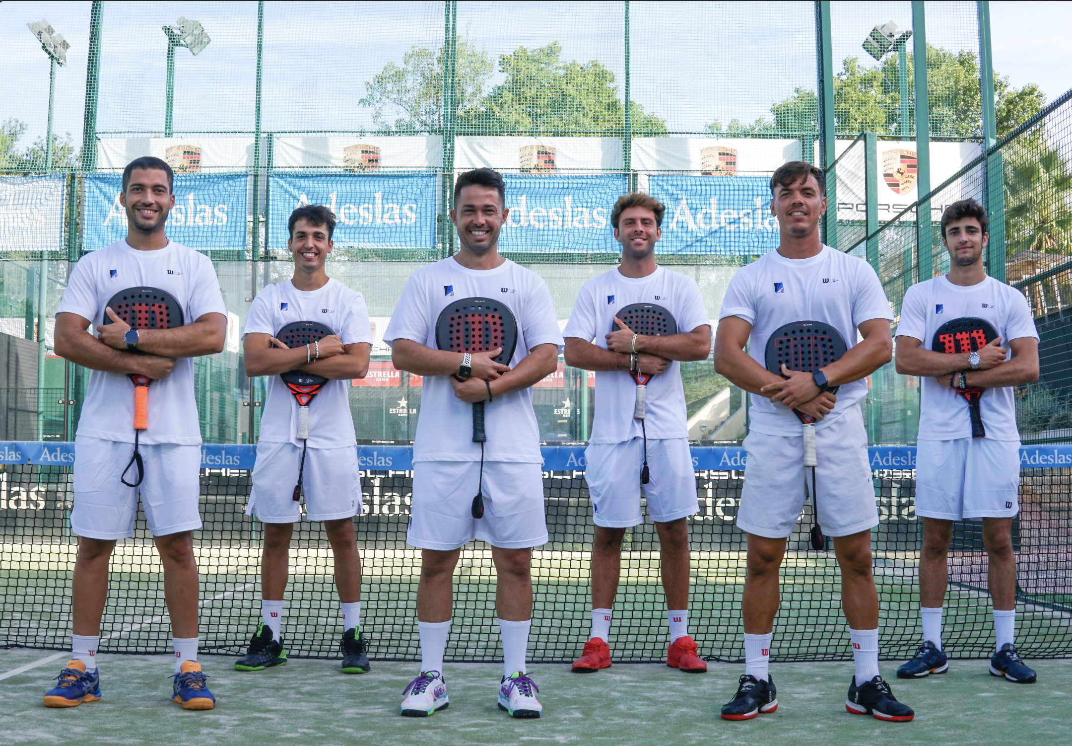 Integrants del nou equip Blanper Padel, empresa de gestió esportiva de Pàdel, amb el seu màxim responsable 'Juanlo' al centre. FOTO: Cedida