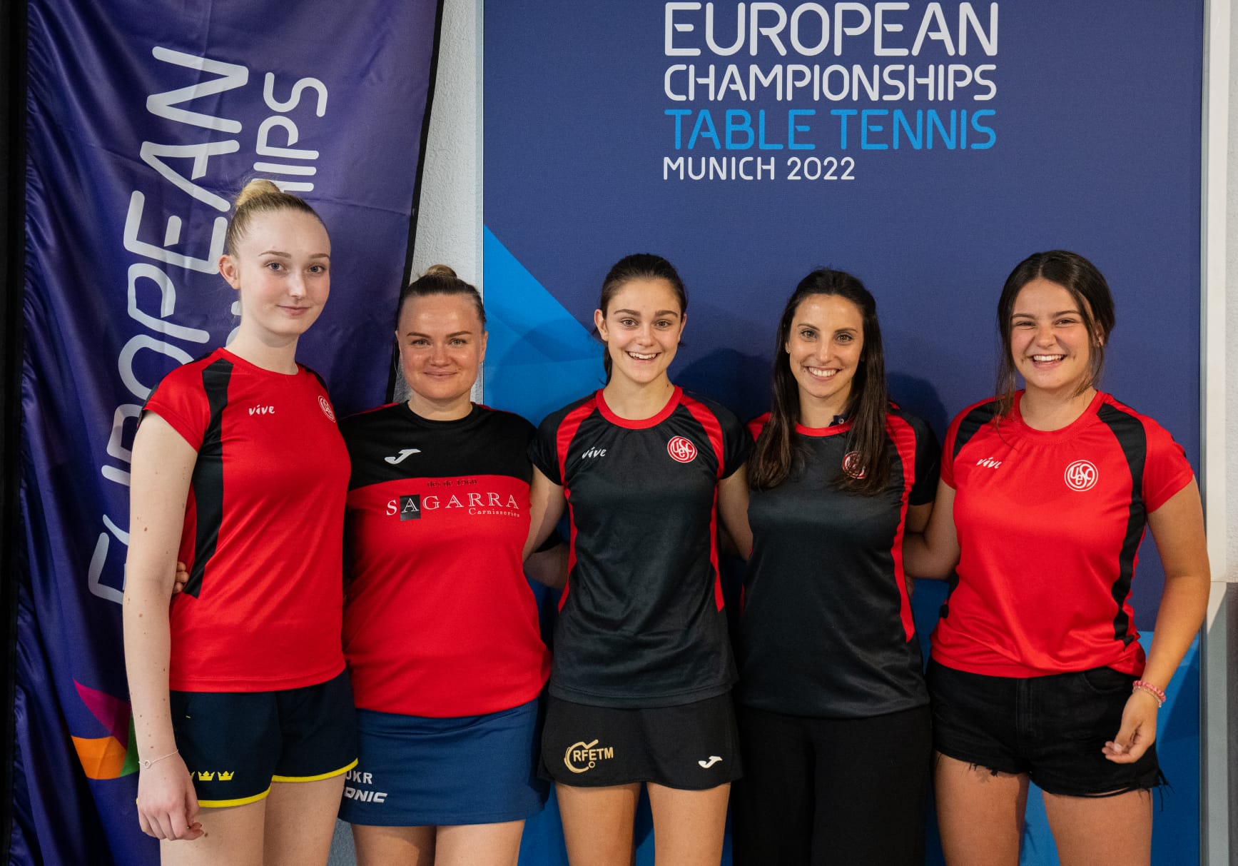 Rebecca Muskantor, Anya Gaponova, Mariona Munné, Chiara Colantoni i Laia Munné (d'esquerra a dreta) algunes de les jugadores de la UESC d'aquesta temporada. FOTO: Cedida