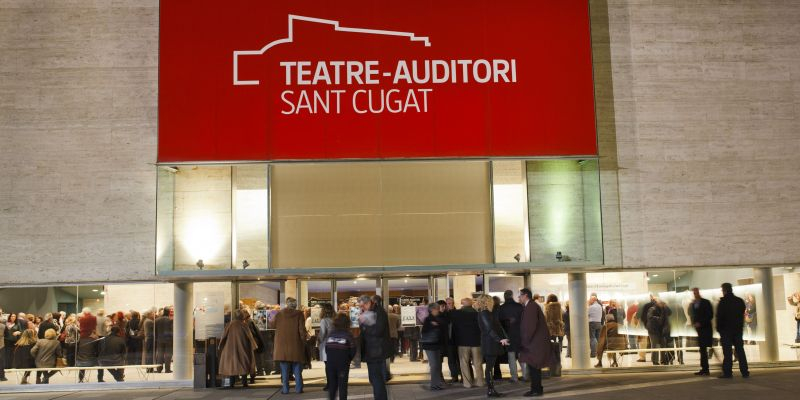 L'entrada del Teatre Auditori de Sant Cugat FOTO: Mané Espinosa