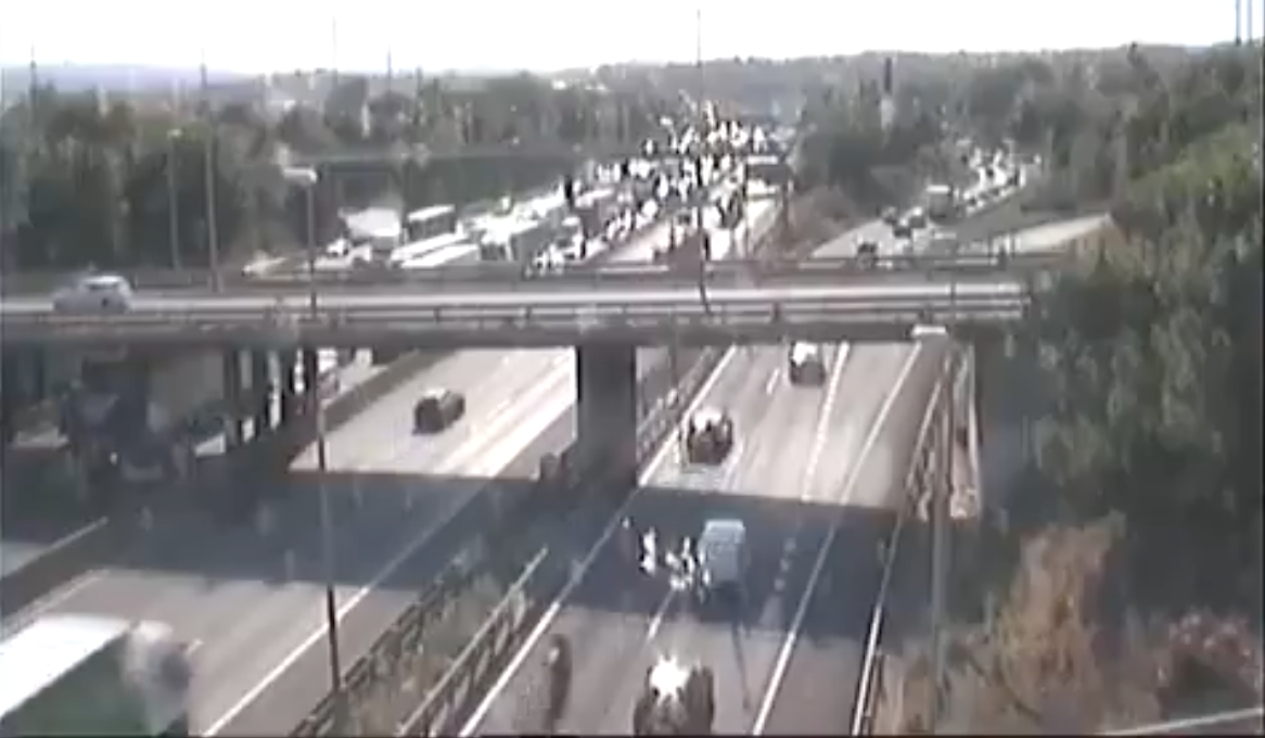 Captura de Trànsit a l'AP-7 alçada Barberà del Vallès. FOTO: Trànsit